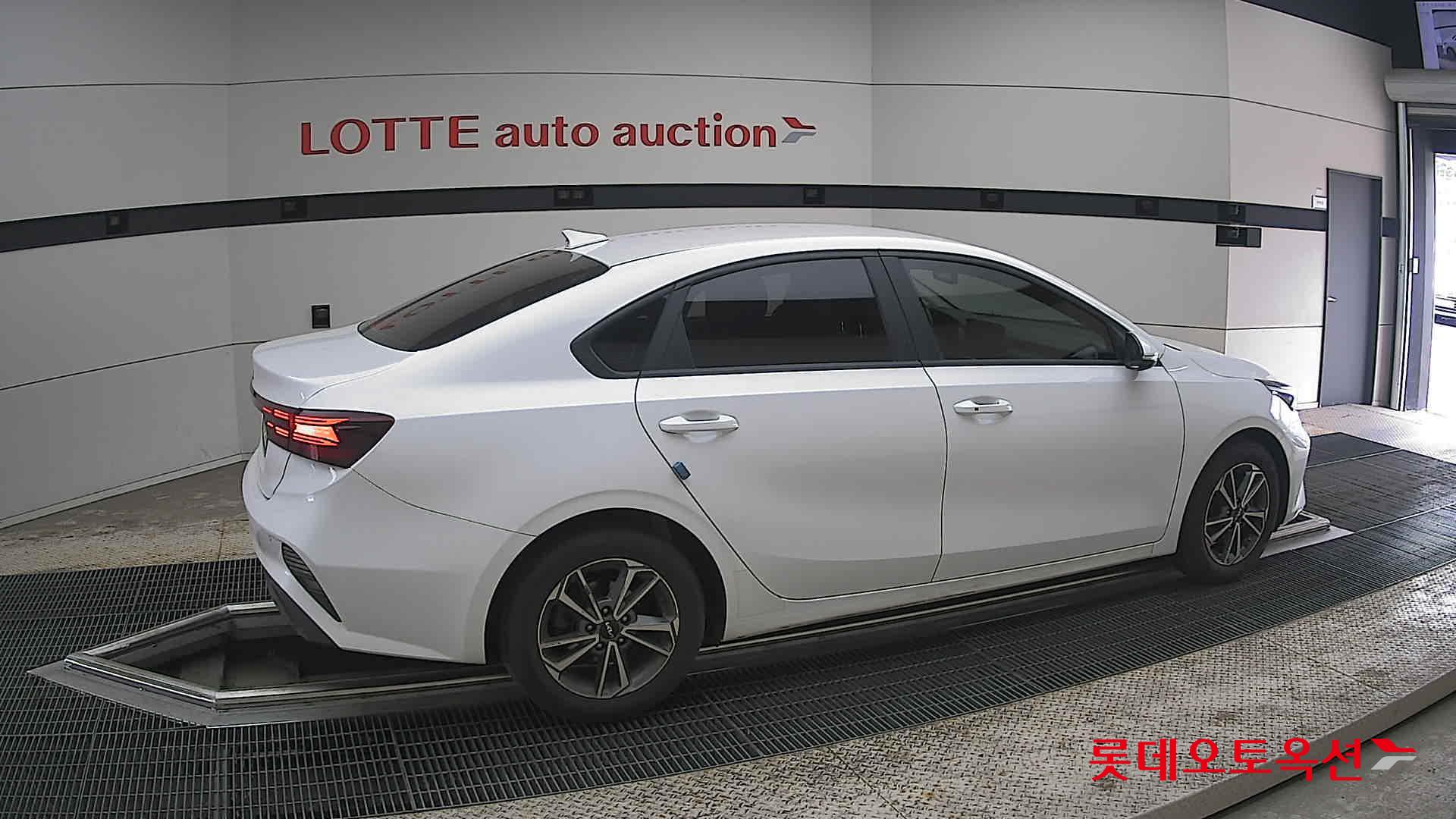 Kia K3 2022 - Image 20