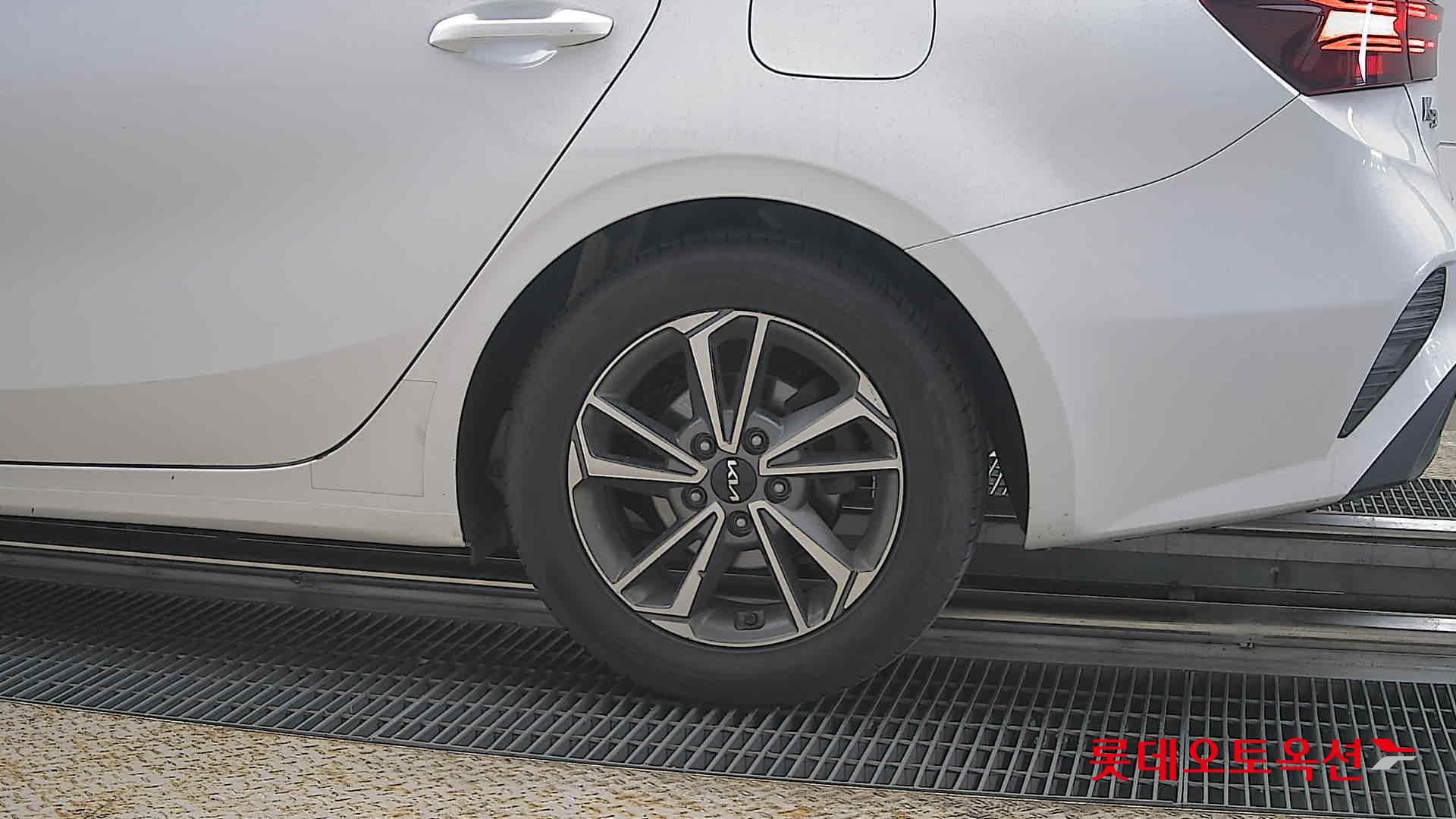 Kia K3 2022 - Image 26