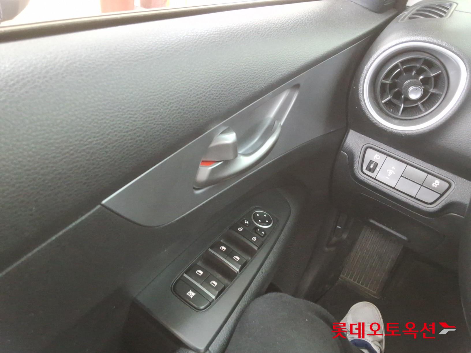 Kia K3 2022 - Image 29