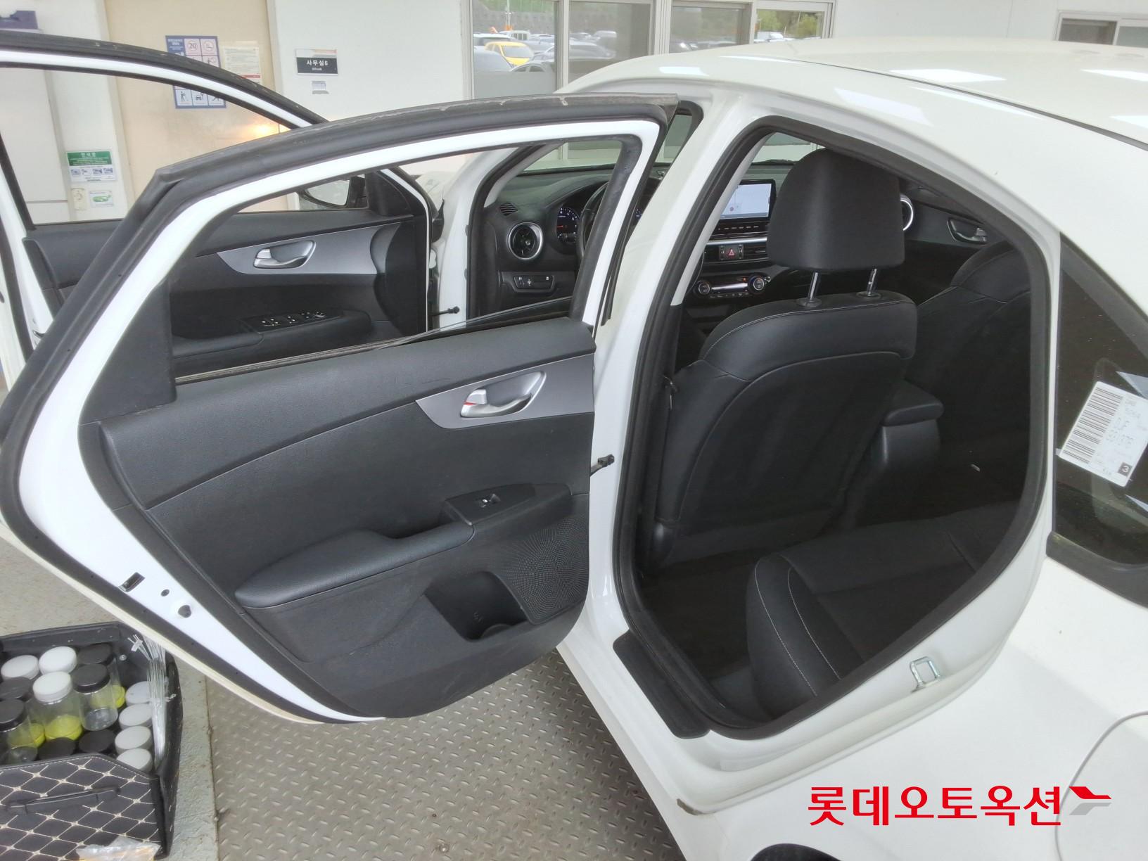 Kia K3 2022 - Image 37