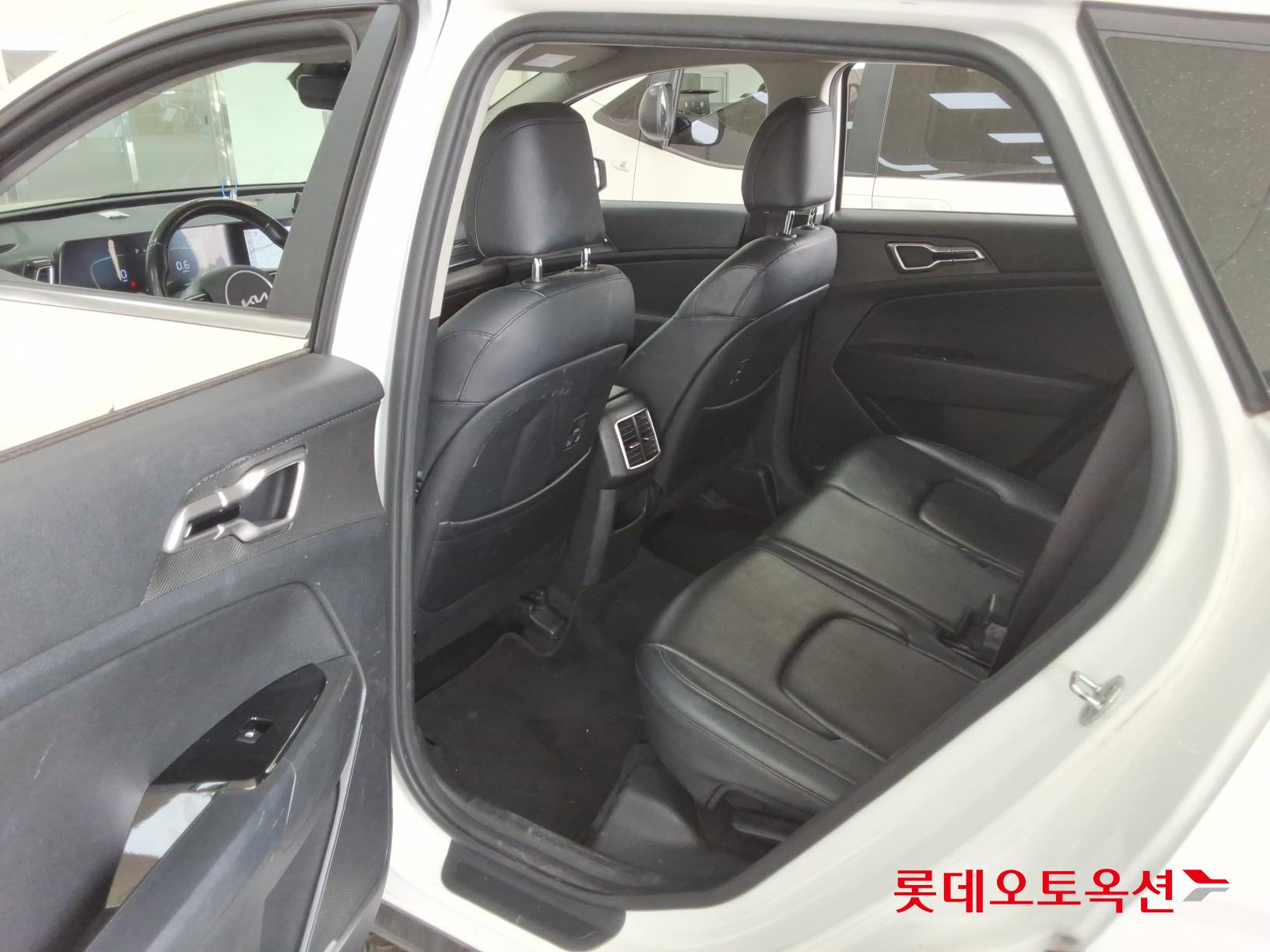 Kia Sportage 2022 - Image 37