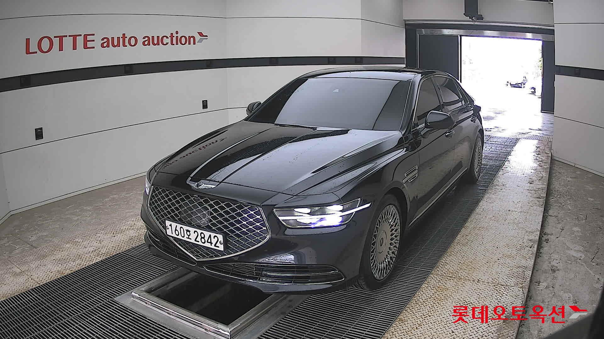 Genesis G90 - 10