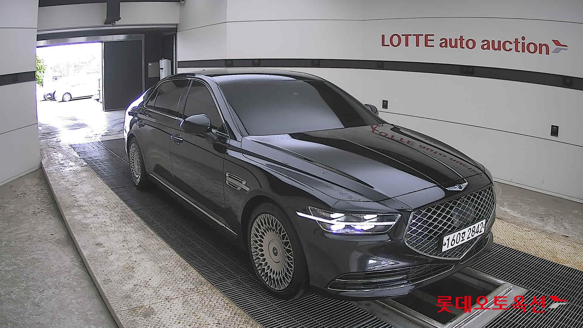 Genesis G90 - 6