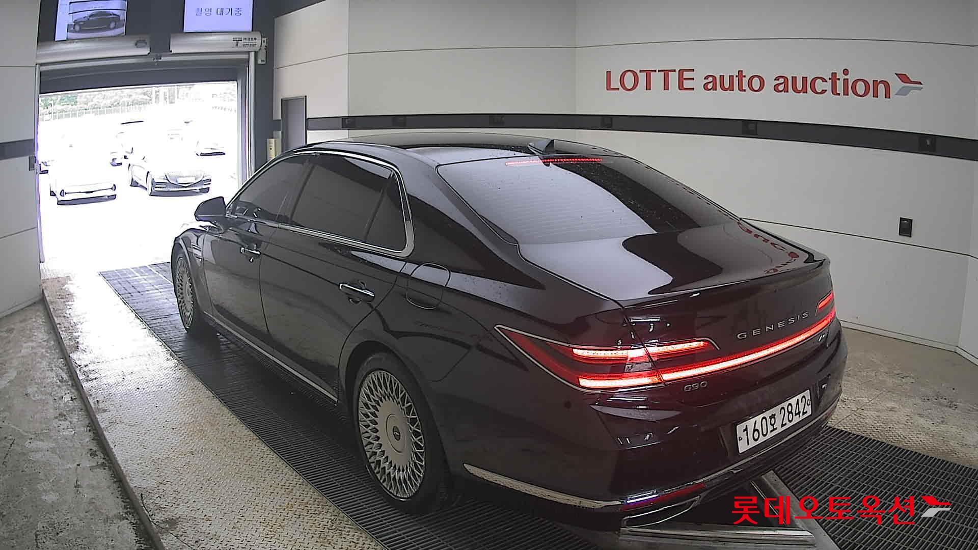 Genesis G90 - 4