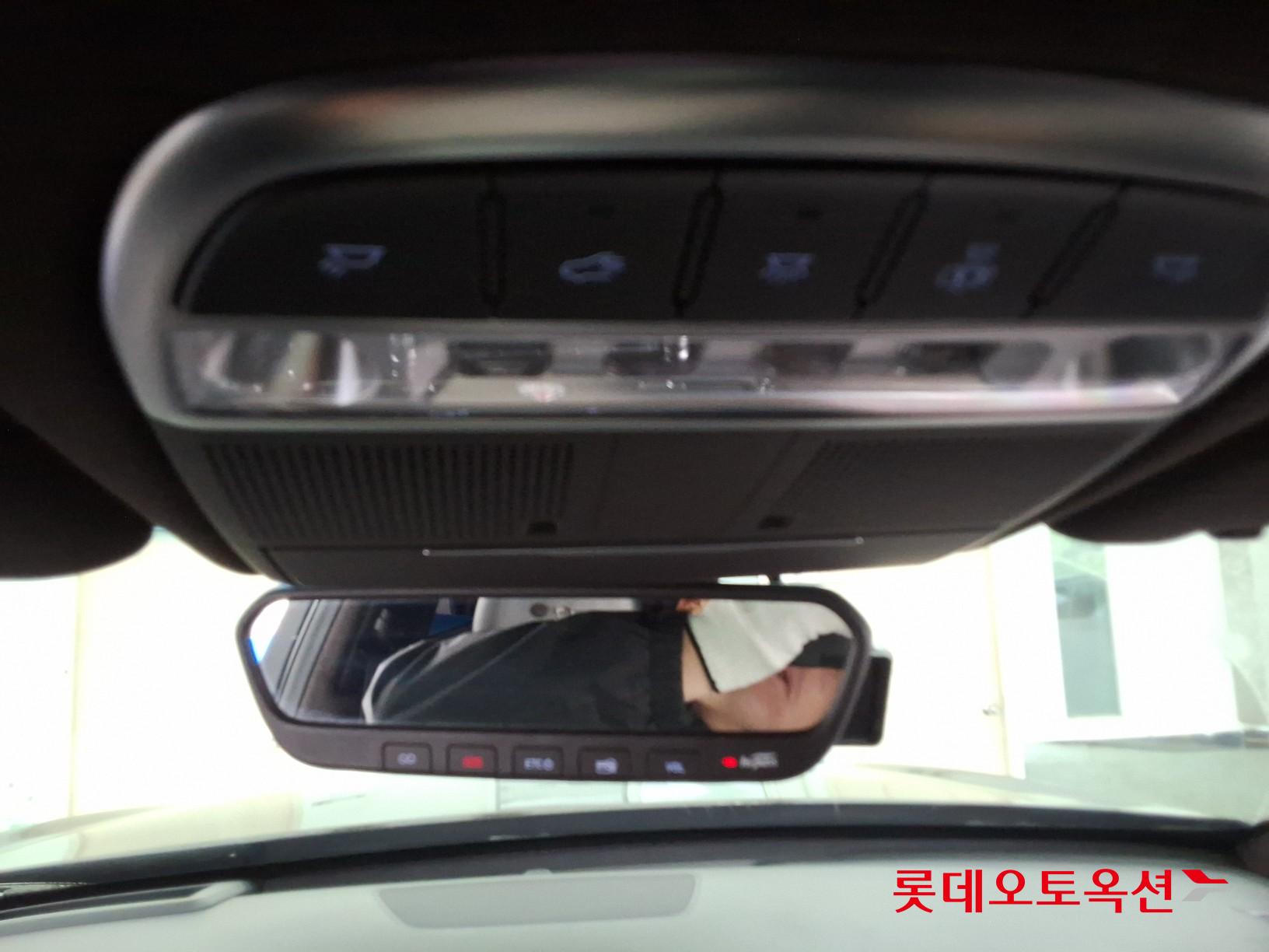 Genesis G90 - 31