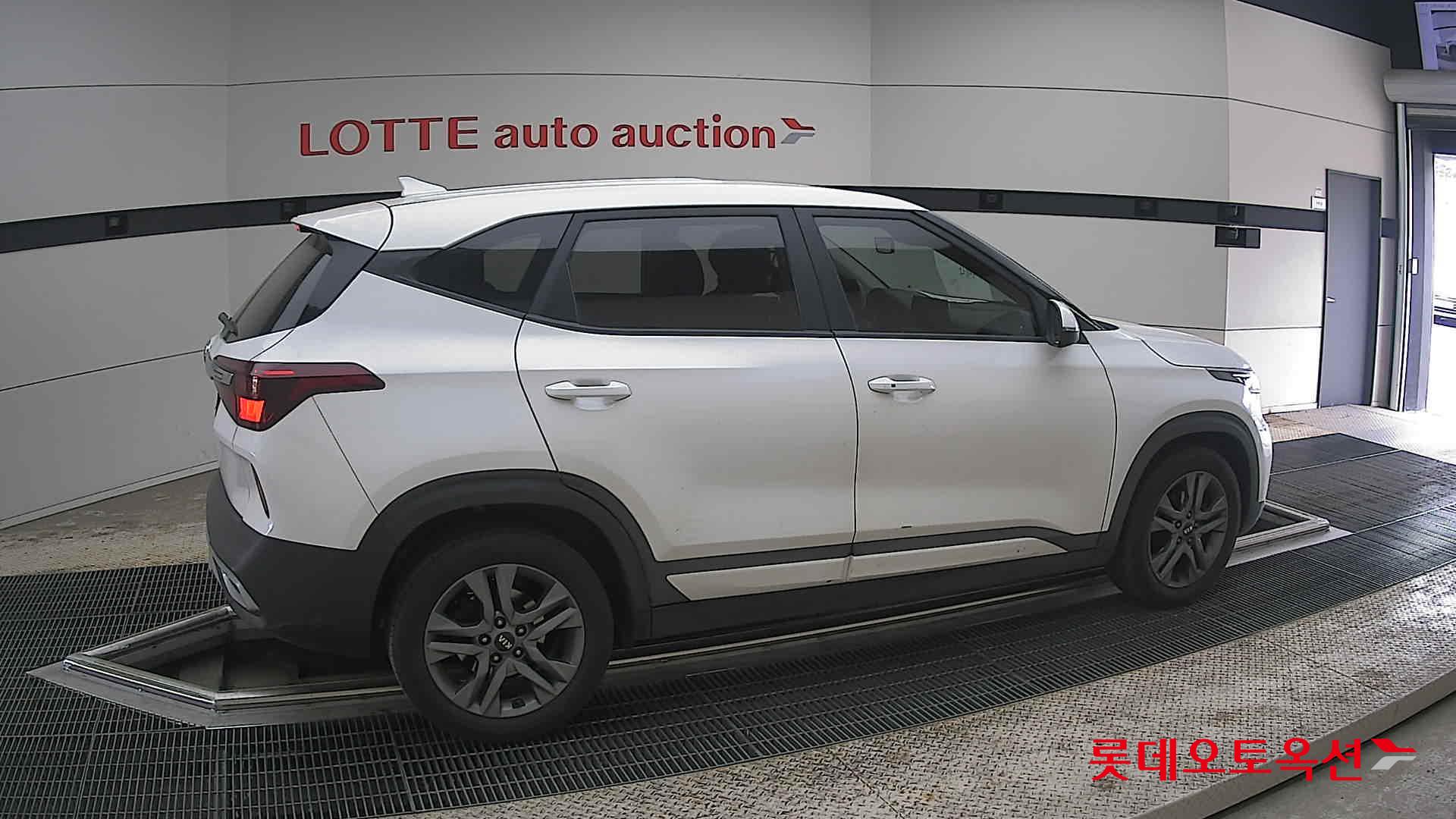 كيا سيلتوس 2022 - صورة 20