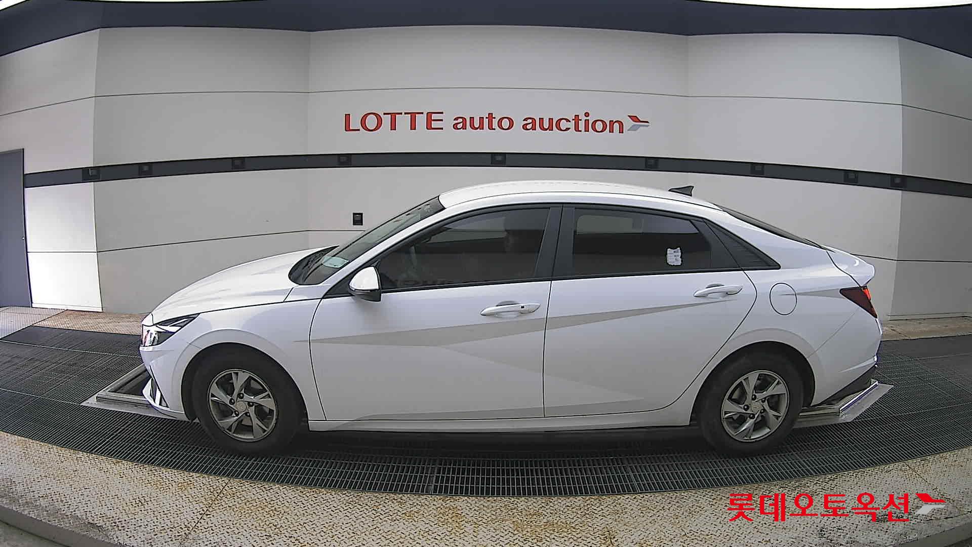 هيونداي إلانترا 2021 - صورة 13