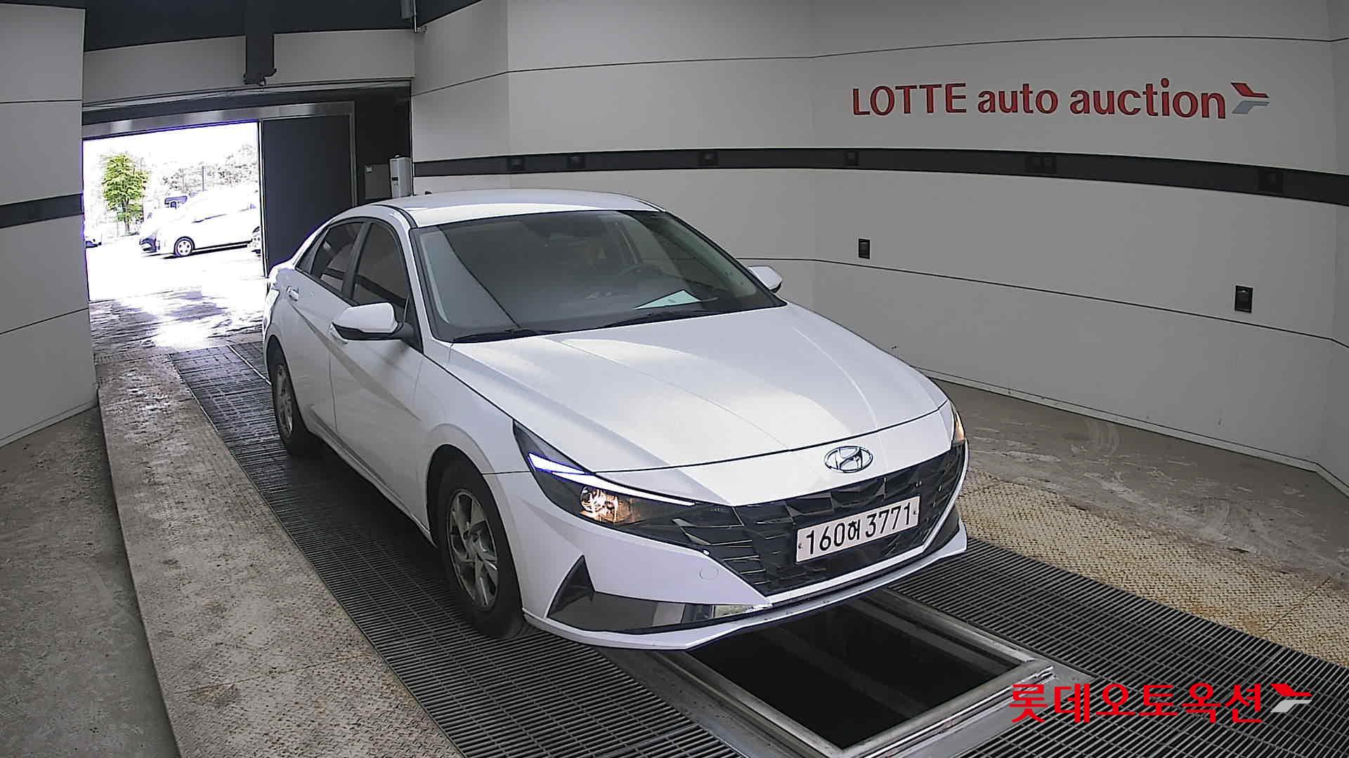 هيونداي إلانترا 2021 - صورة 24