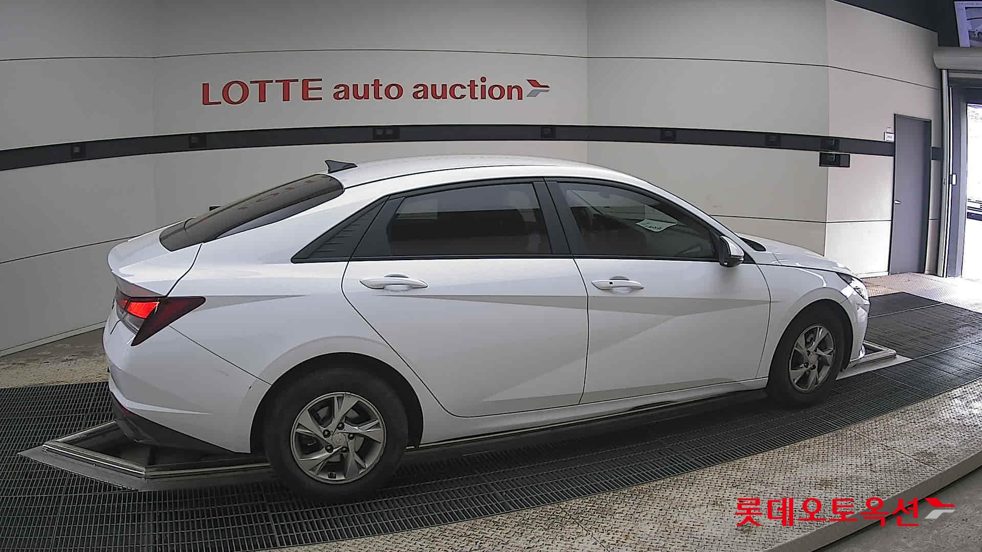 هيونداي إلانترا 2021 - صورة 20