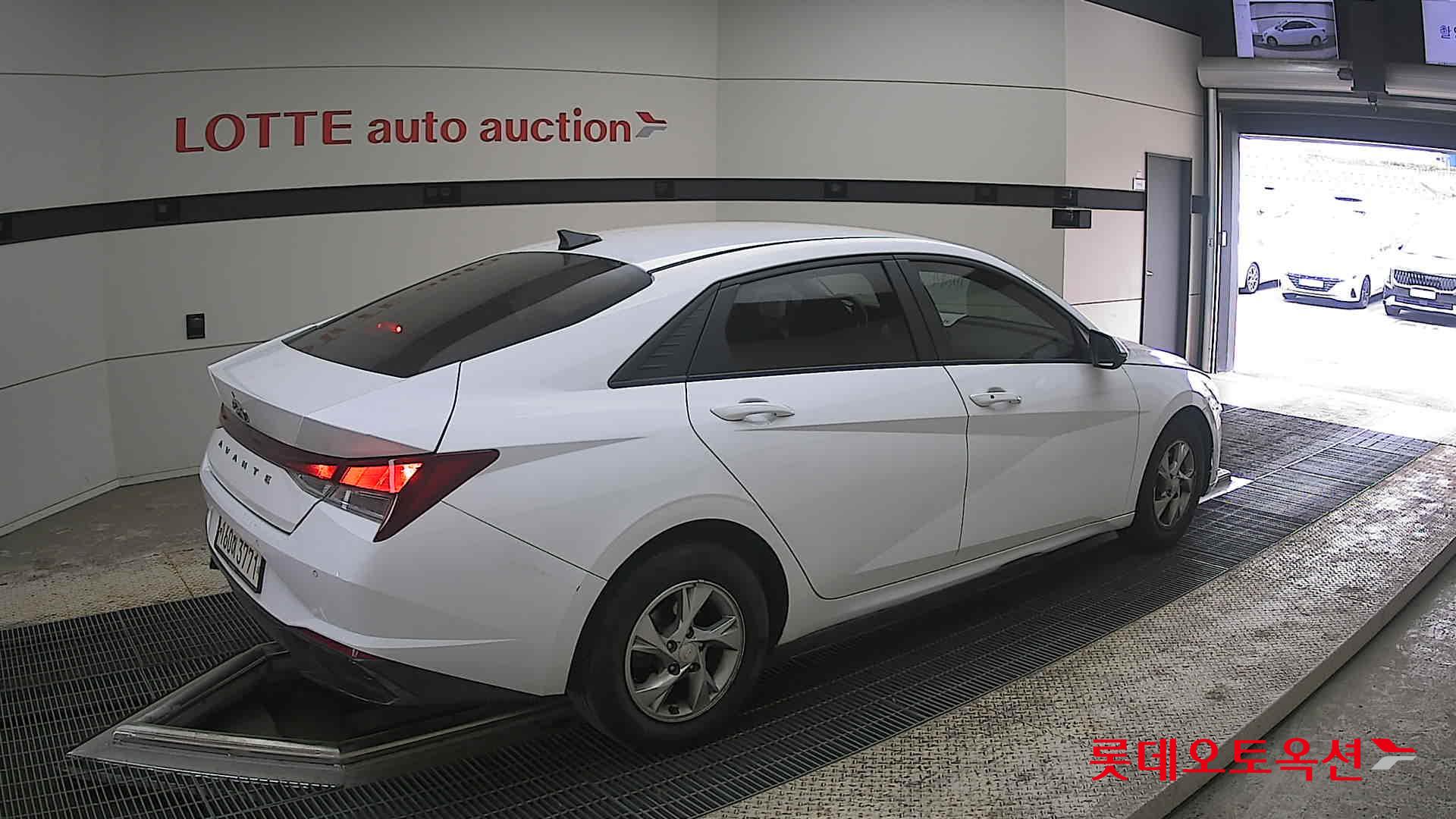 هيونداي إلانترا 2021 - صورة 19