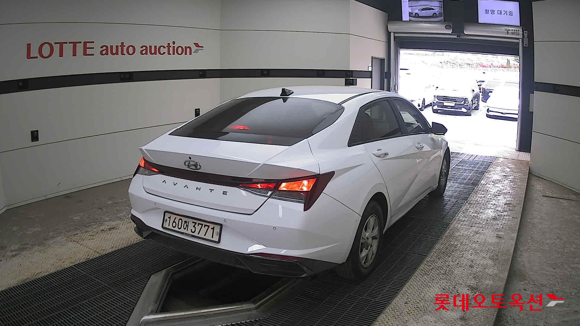 هيونداي إلانترا 2021 - صورة 18