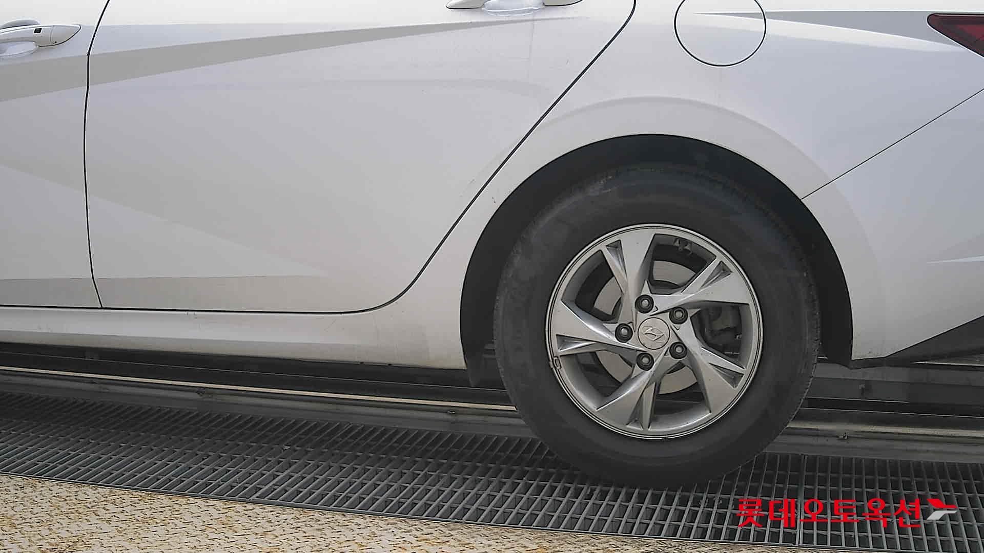 هيونداي إلانترا 2021 - صورة 26