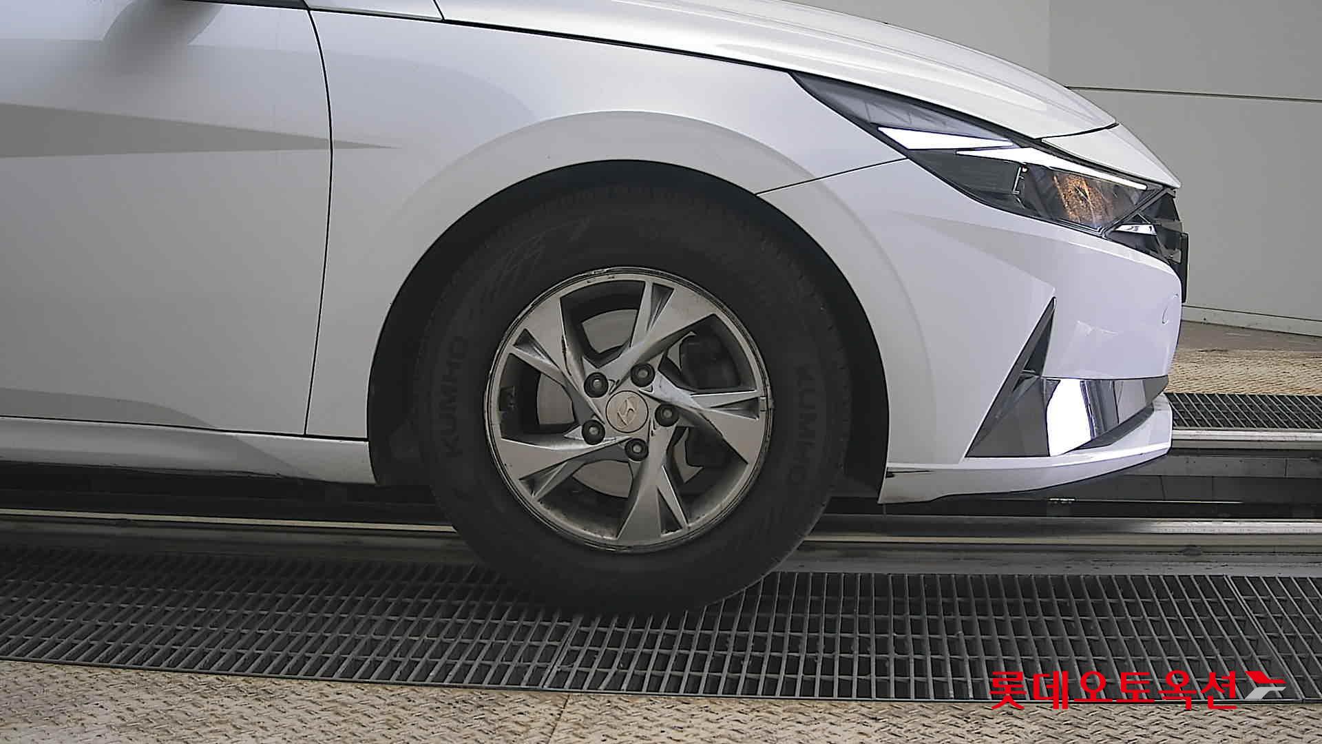 هيونداي إلانترا 2021 - صورة 27