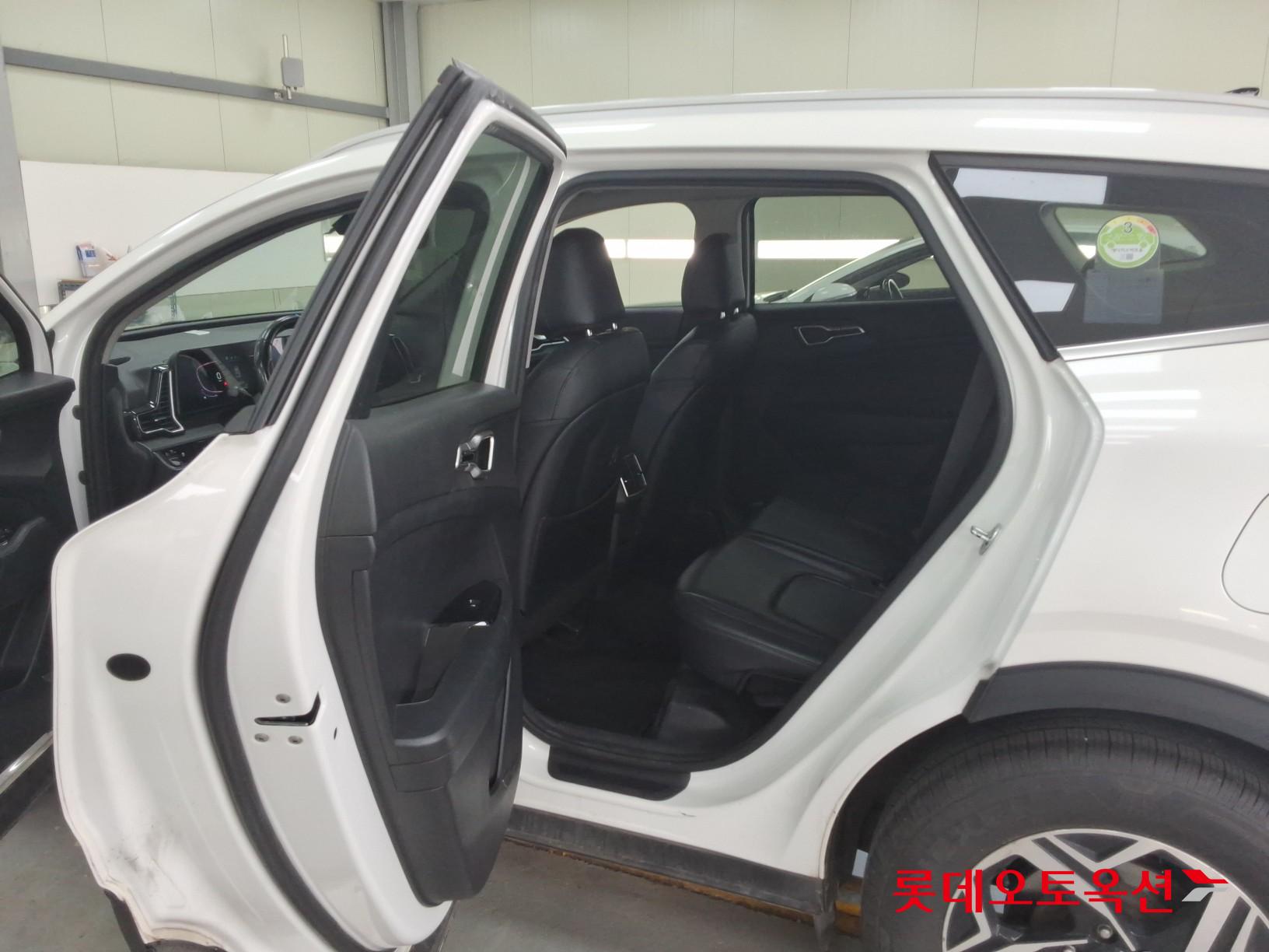 Kia Sportage 2022 - Image 38