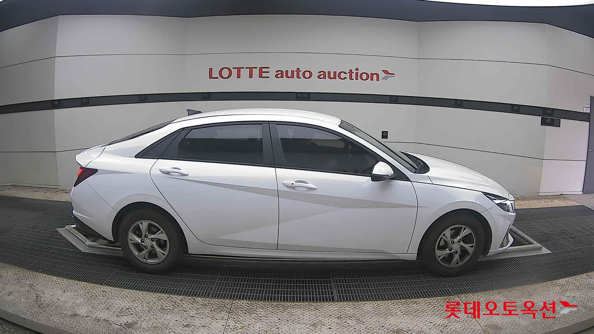 هيونداي إلانترا 2021 - صورة 21