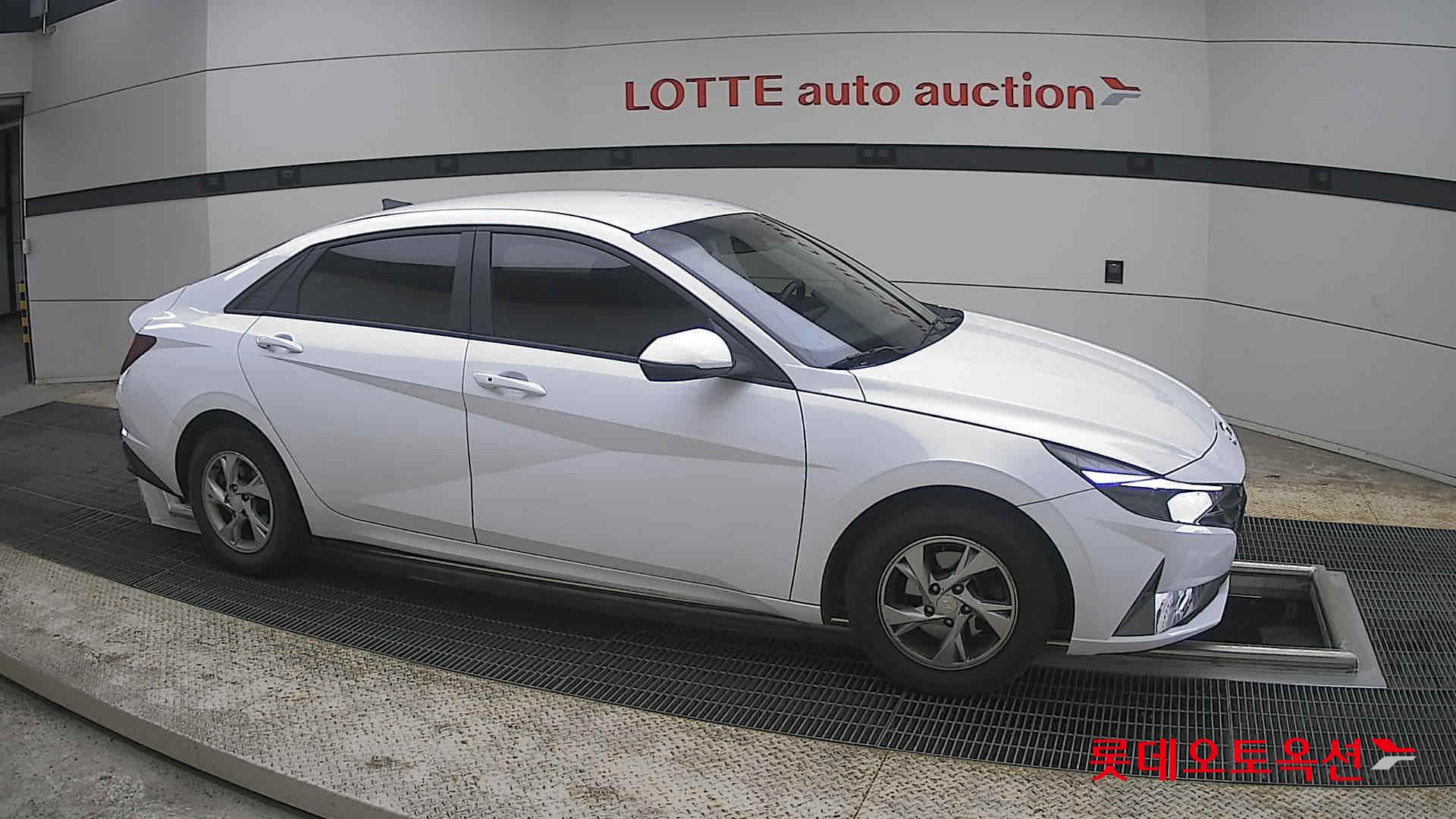 هيونداي إلانترا 2021 - صورة 22