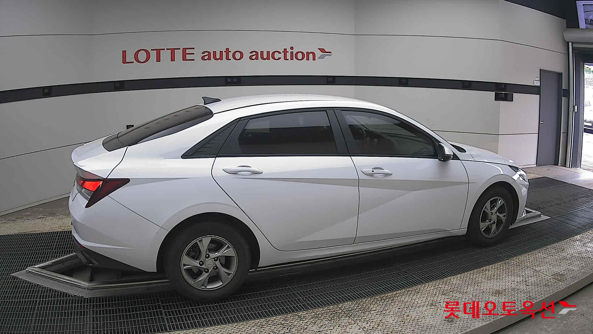 هيونداي إلانترا 2021 - صورة 20