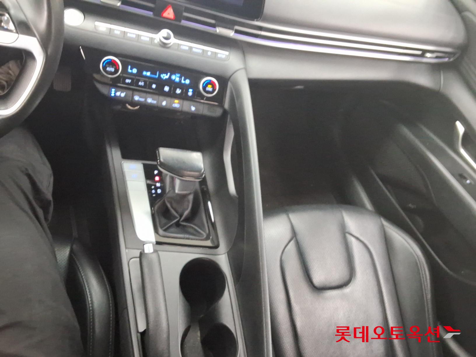 هيونداي إلانترا 2021 - صورة 35