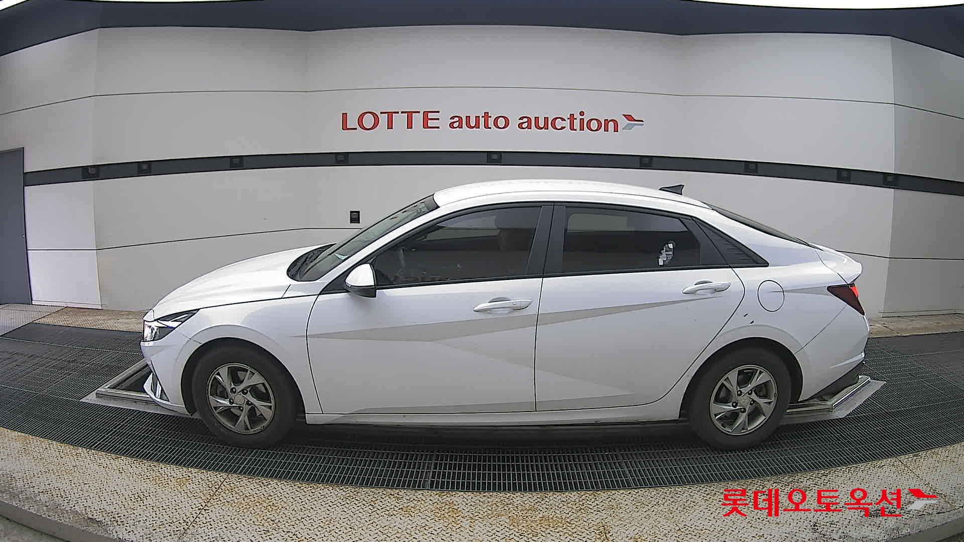 هيونداي إلانترا 2021 - صورة 13