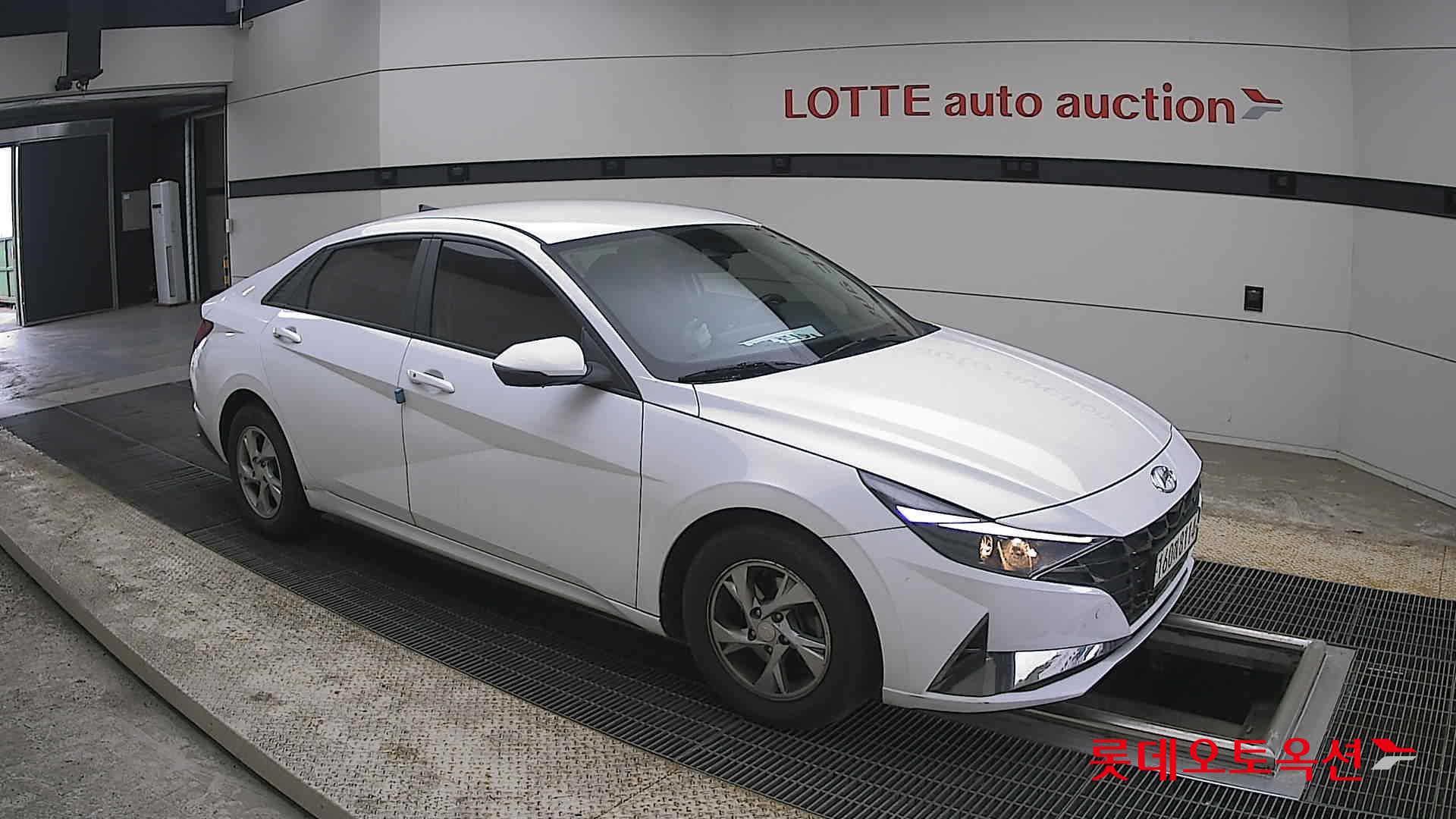 هيونداي إلانترا 2021 - صورة 23