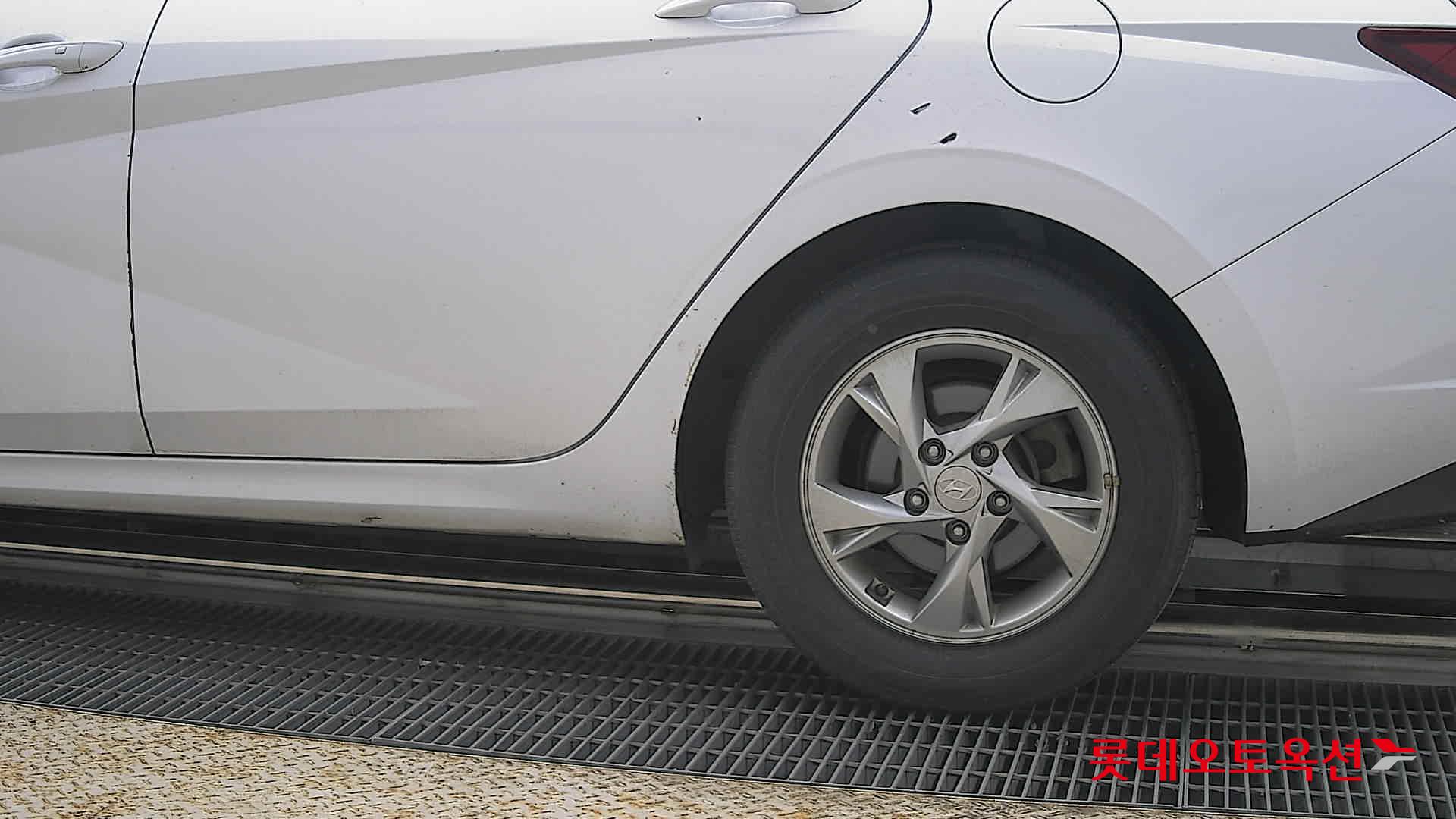 هيونداي إلانترا 2021 - صورة 26