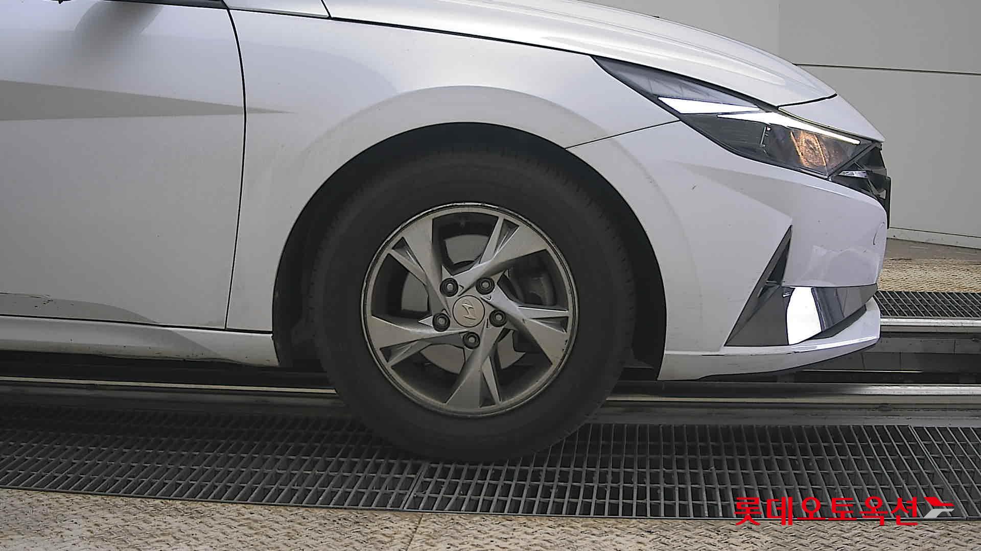 هيونداي إلانترا 2021 - صورة 27