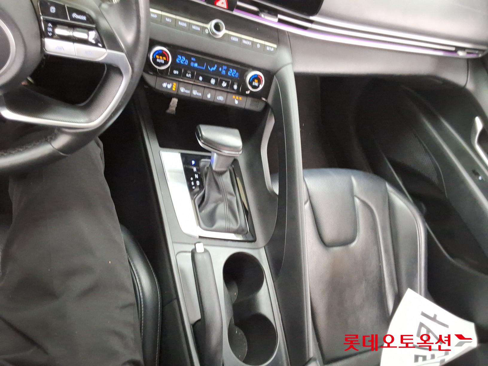 هيونداي إلانترا 2021 - صورة 34