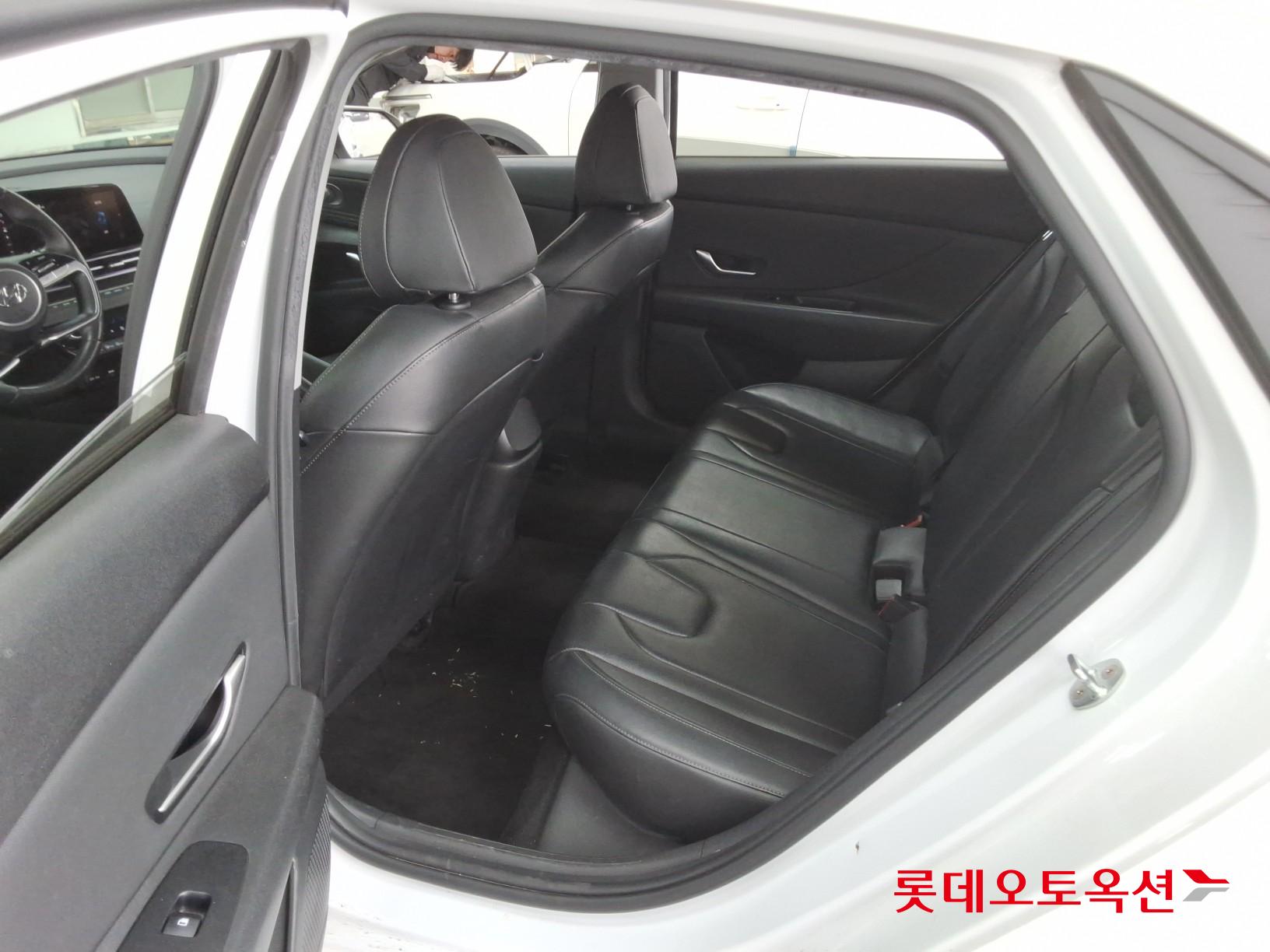 هيونداي إلانترا 2021 - صورة 38