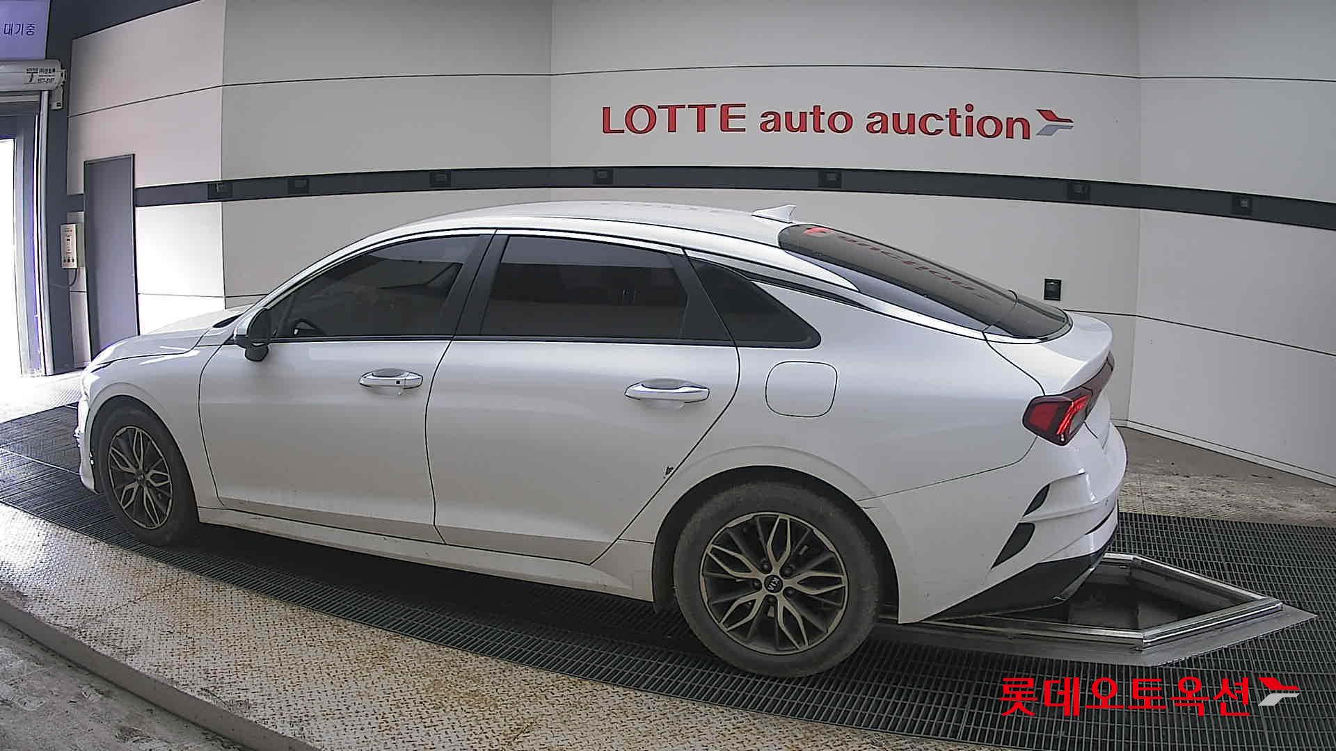 Kia K5 2021 - Image 14