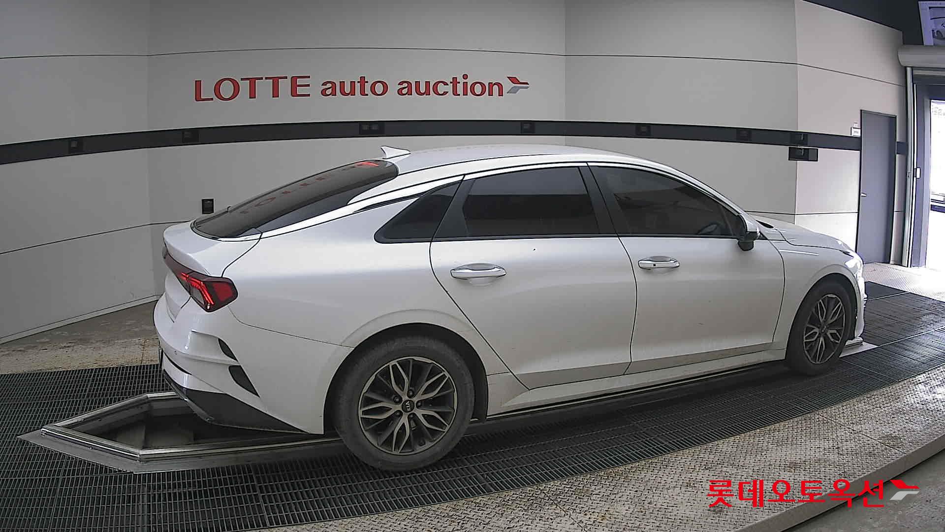 Kia K5 2021 - Image 20