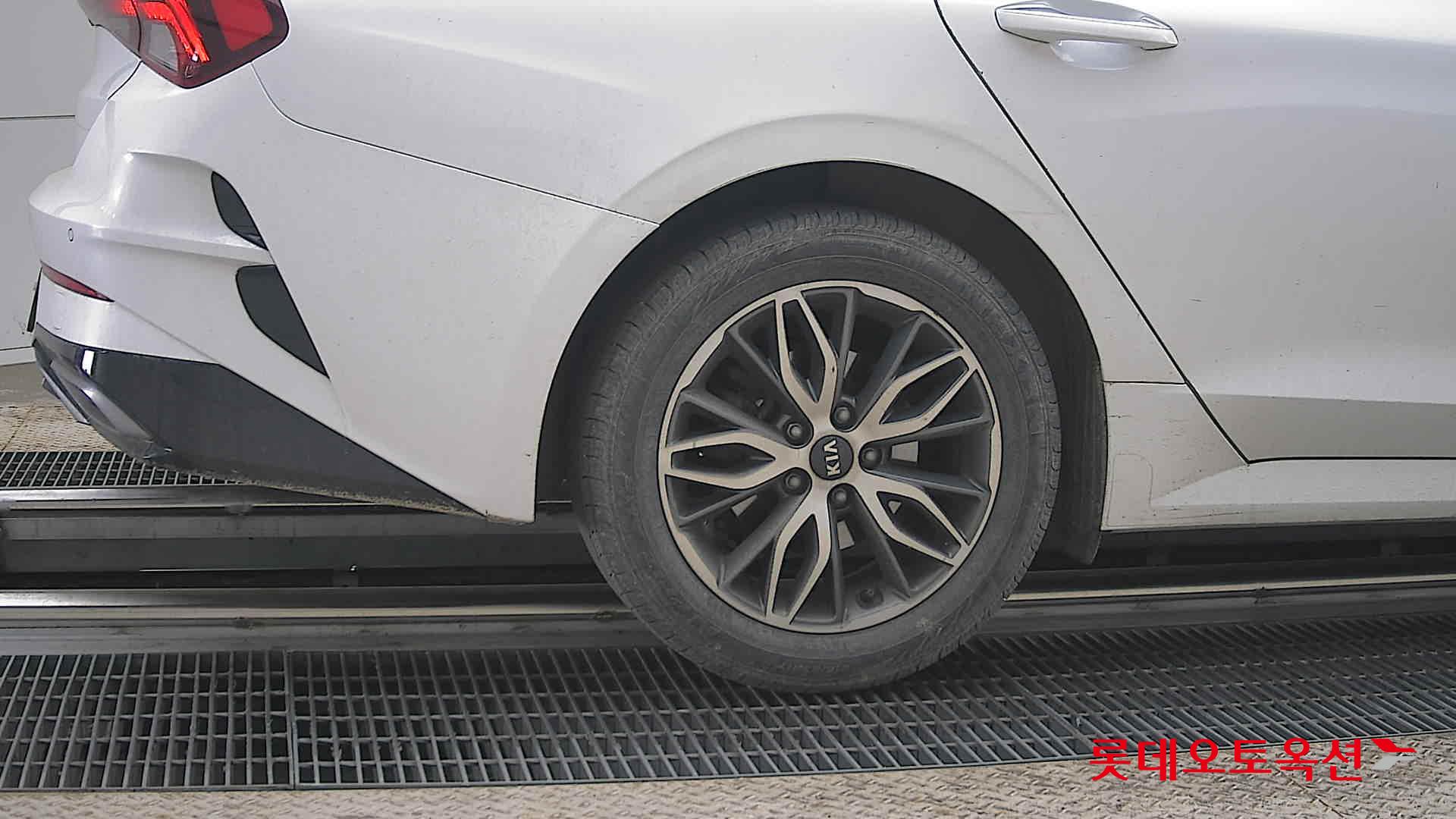 Kia K5 2021 - Image 28