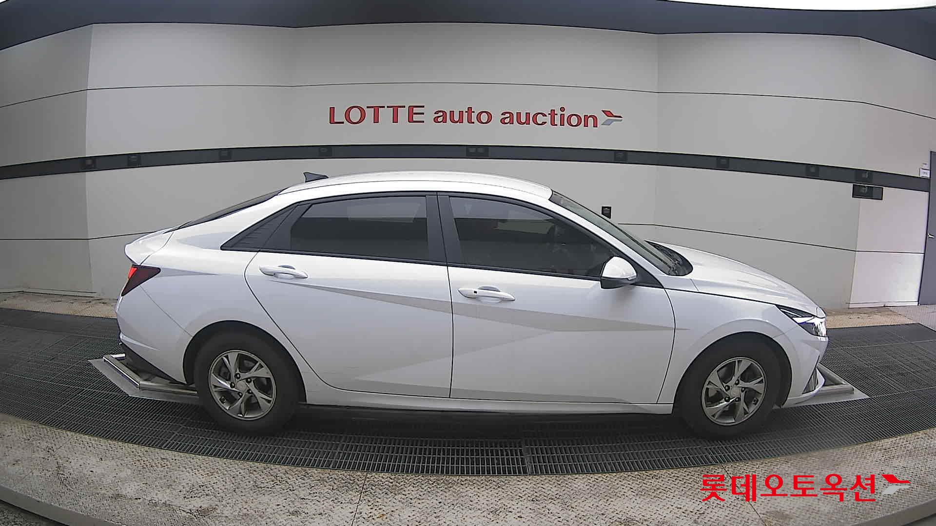 هيونداي إلانترا 2021 - صورة 21