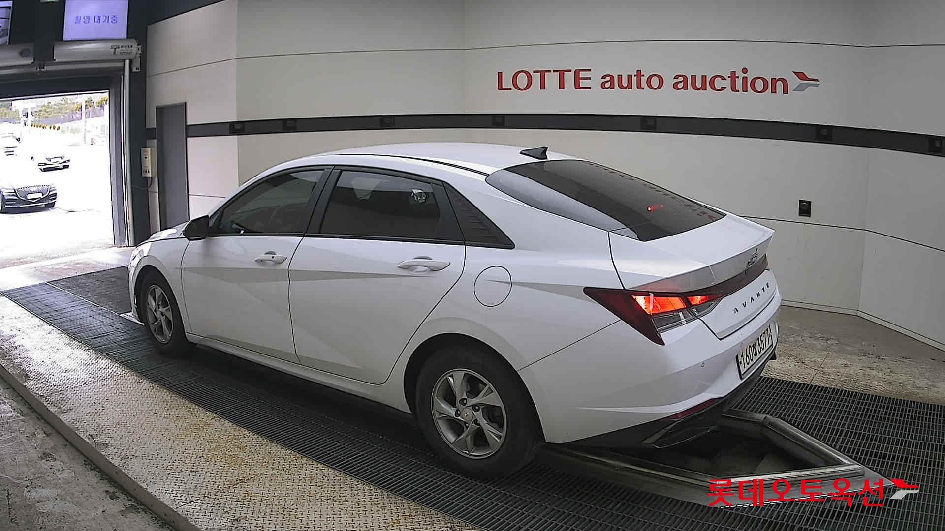 هيونداي إلانترا 2021 - صورة 15