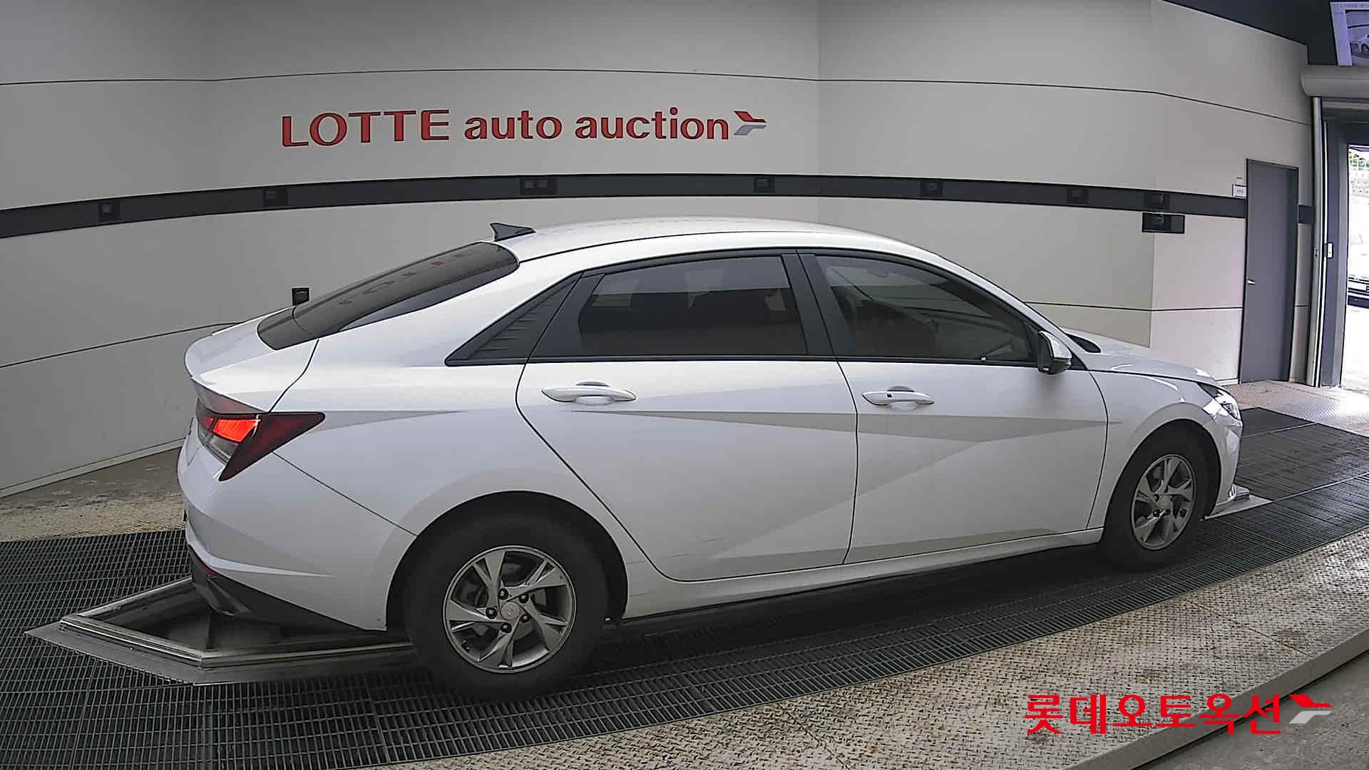 هيونداي إلانترا 2021 - صورة 20