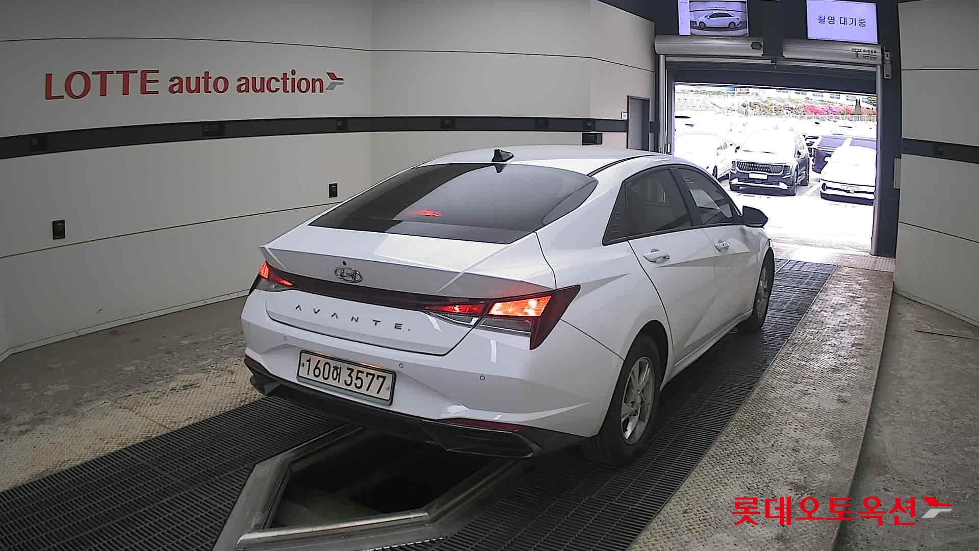 هيونداي إلانترا 2021 - صورة 18