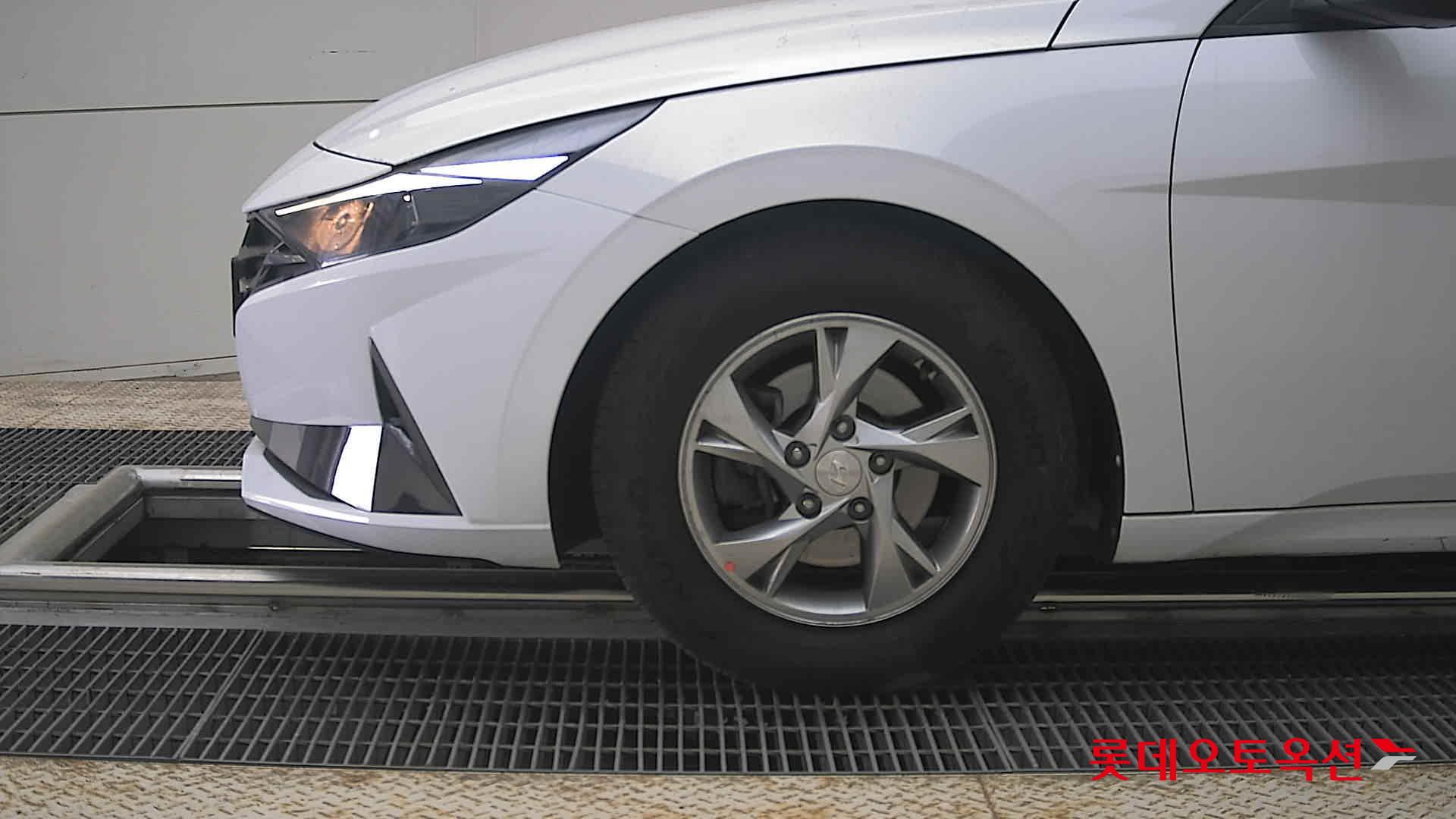 هيونداي إلانترا 2021 - صورة 25