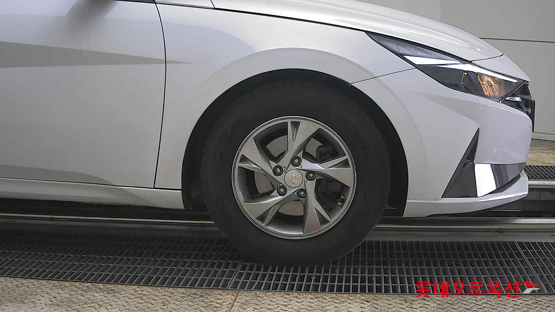 هيونداي إلانترا 2021 - صورة 27