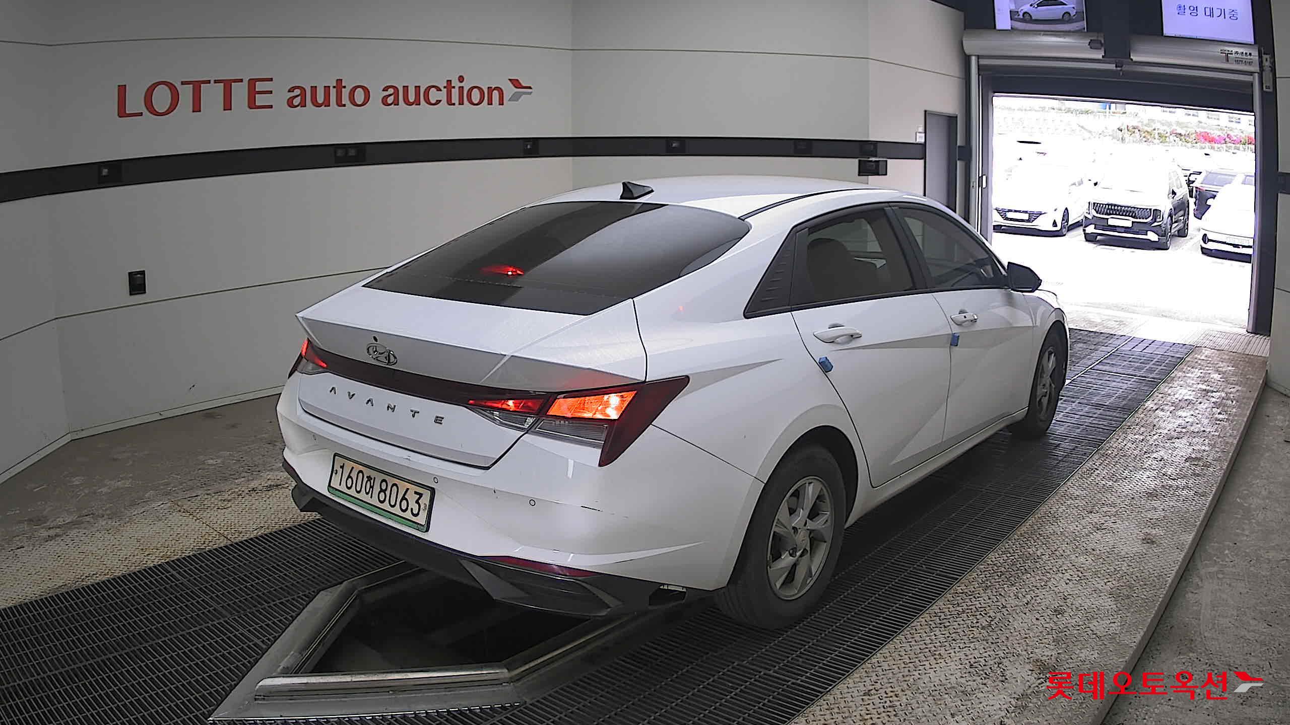 Hyundai Elantra 2021 - Image 5