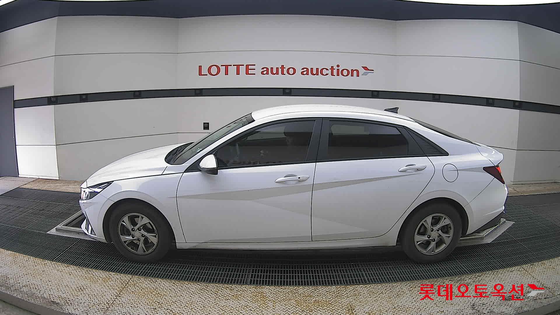 Hyundai Elantra 2021 - Image 13