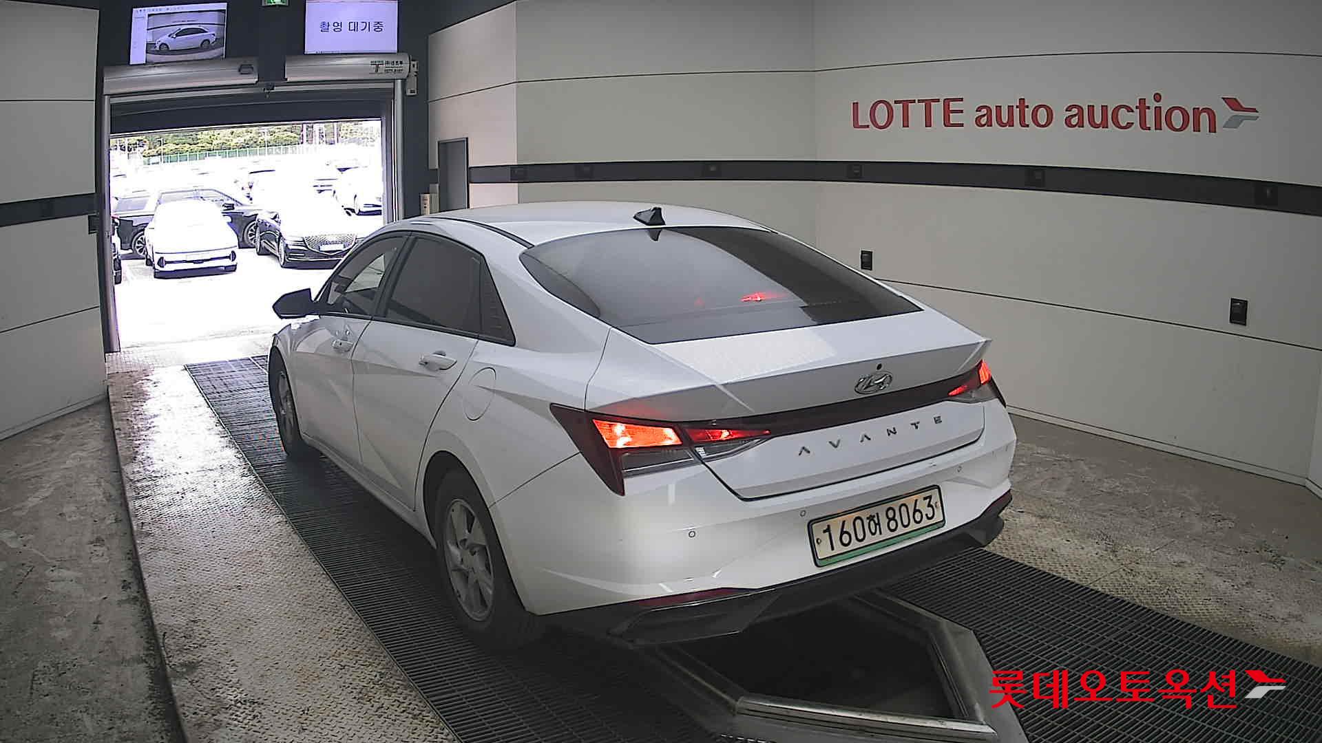 Hyundai Elantra 2021 - Image 16