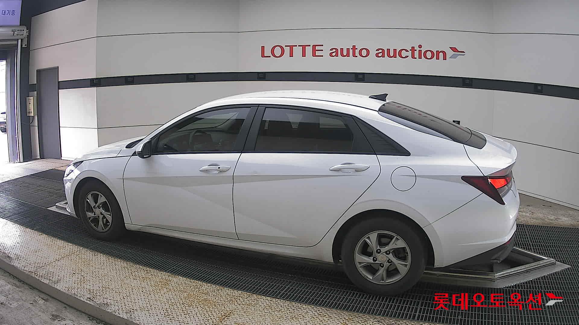 Hyundai Elantra 2021 - Image 14