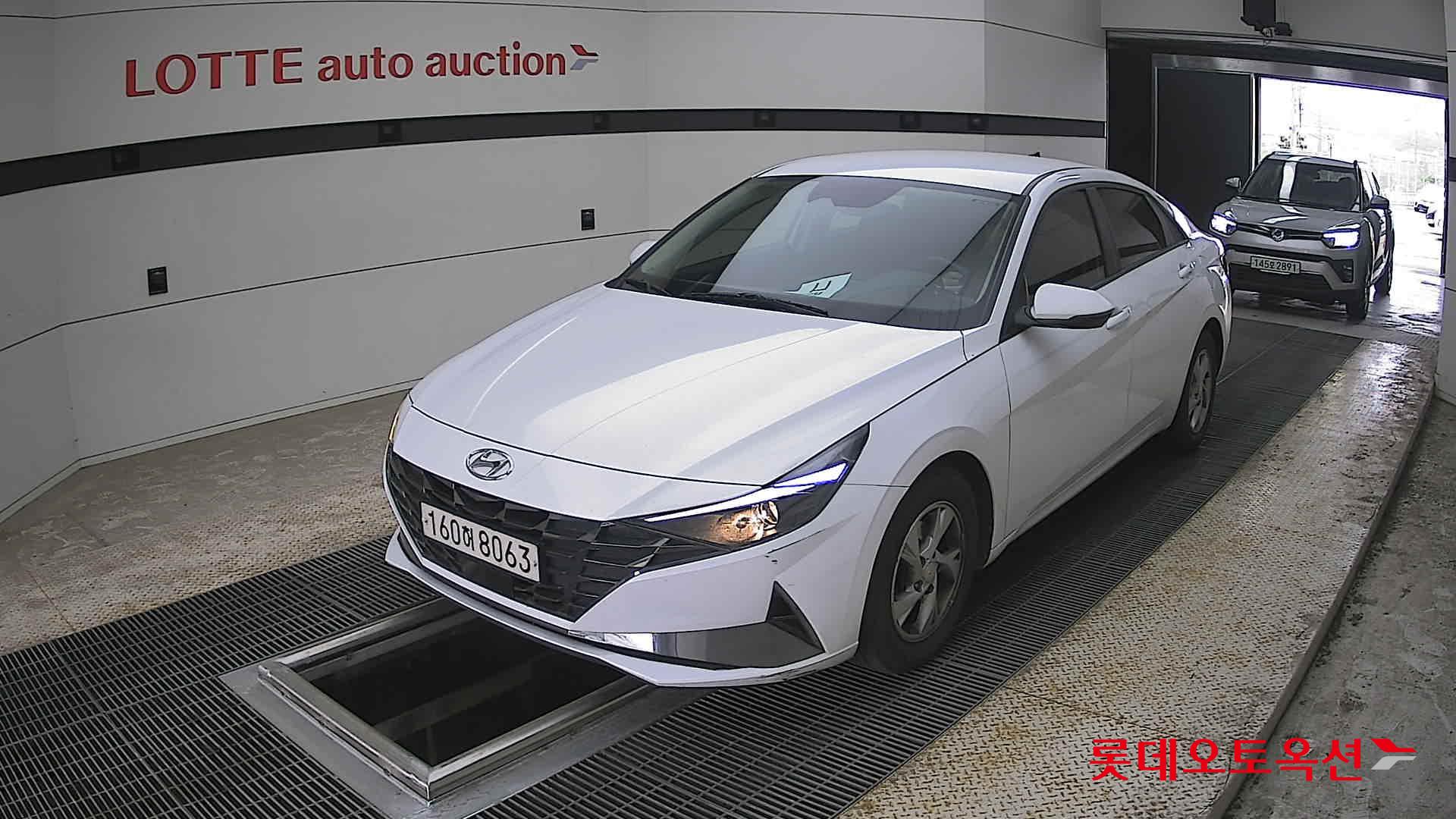 Hyundai Elantra 2021 - Image 3