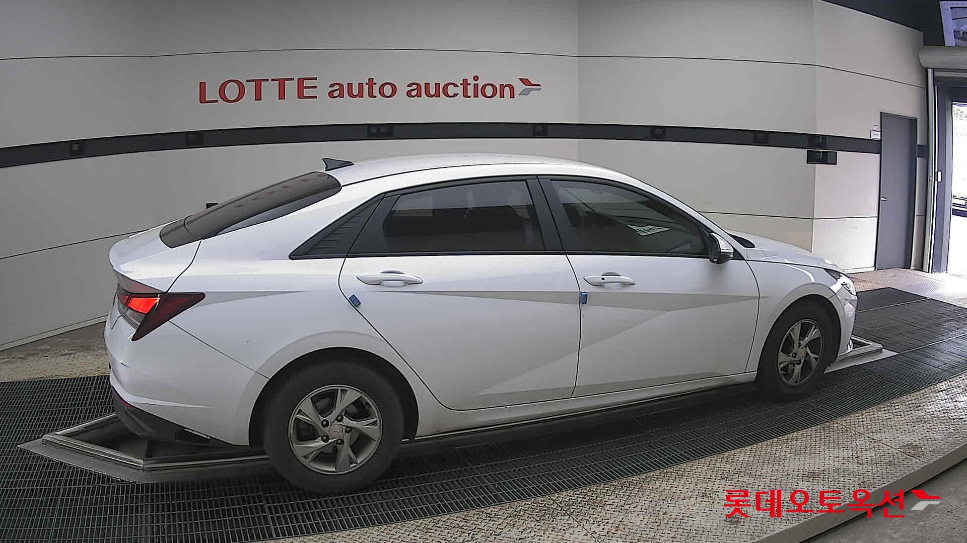 Hyundai Elantra 2021 - Image 20