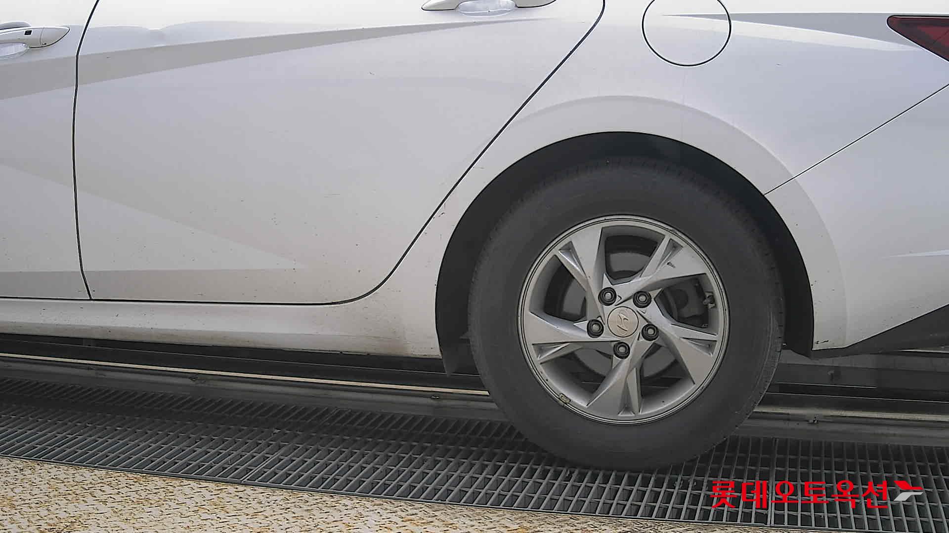 Hyundai Elantra 2021 - Image 26