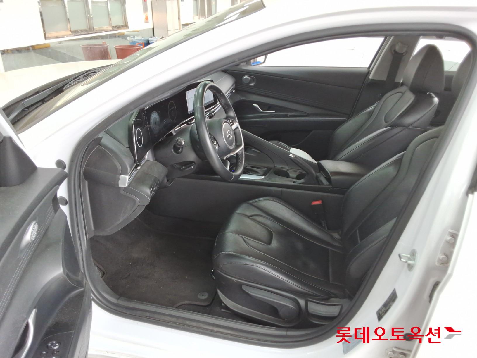 Hyundai Elantra 2021 - Image 36