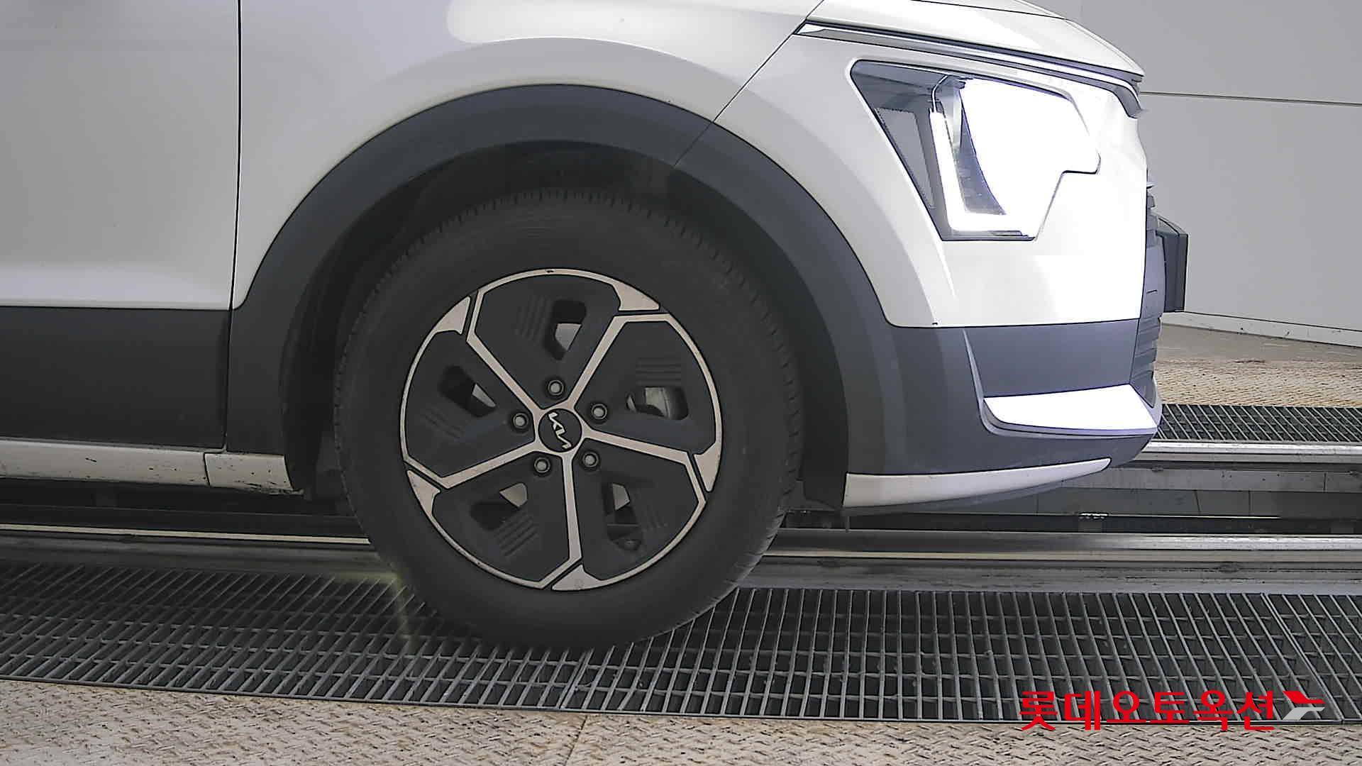 كيا نيرو 2022 - صورة 27