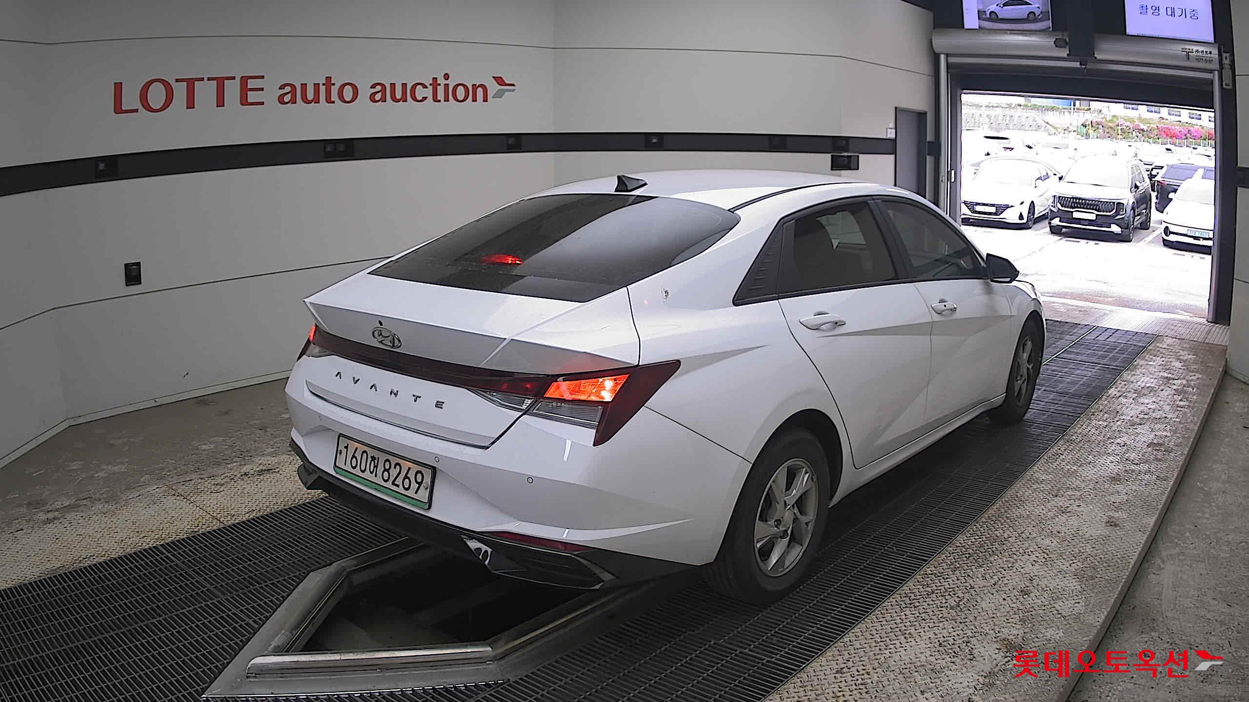 Hyundai Elantra 2021 - Image 5