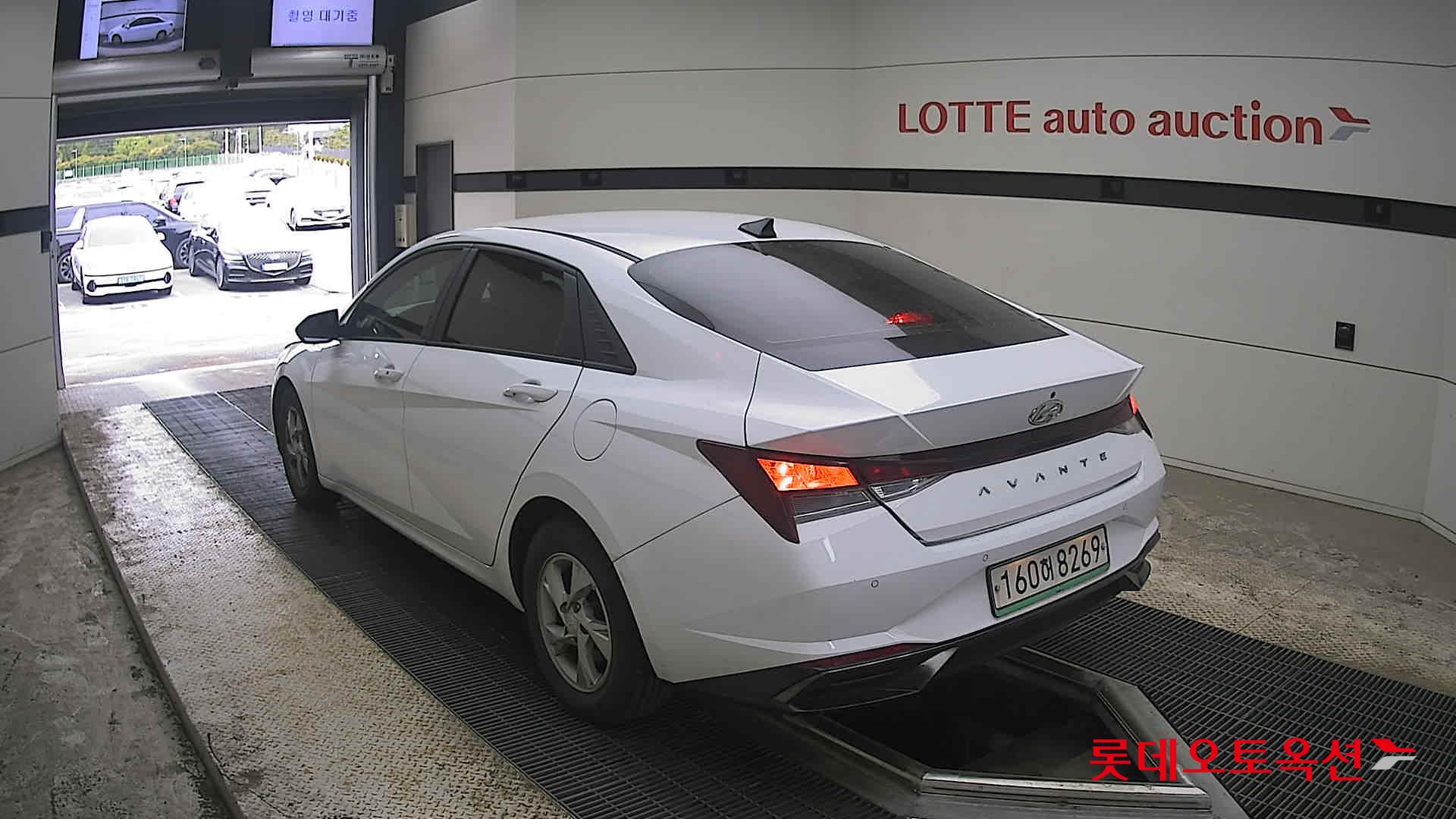 Hyundai Elantra 2021 - Image 4
