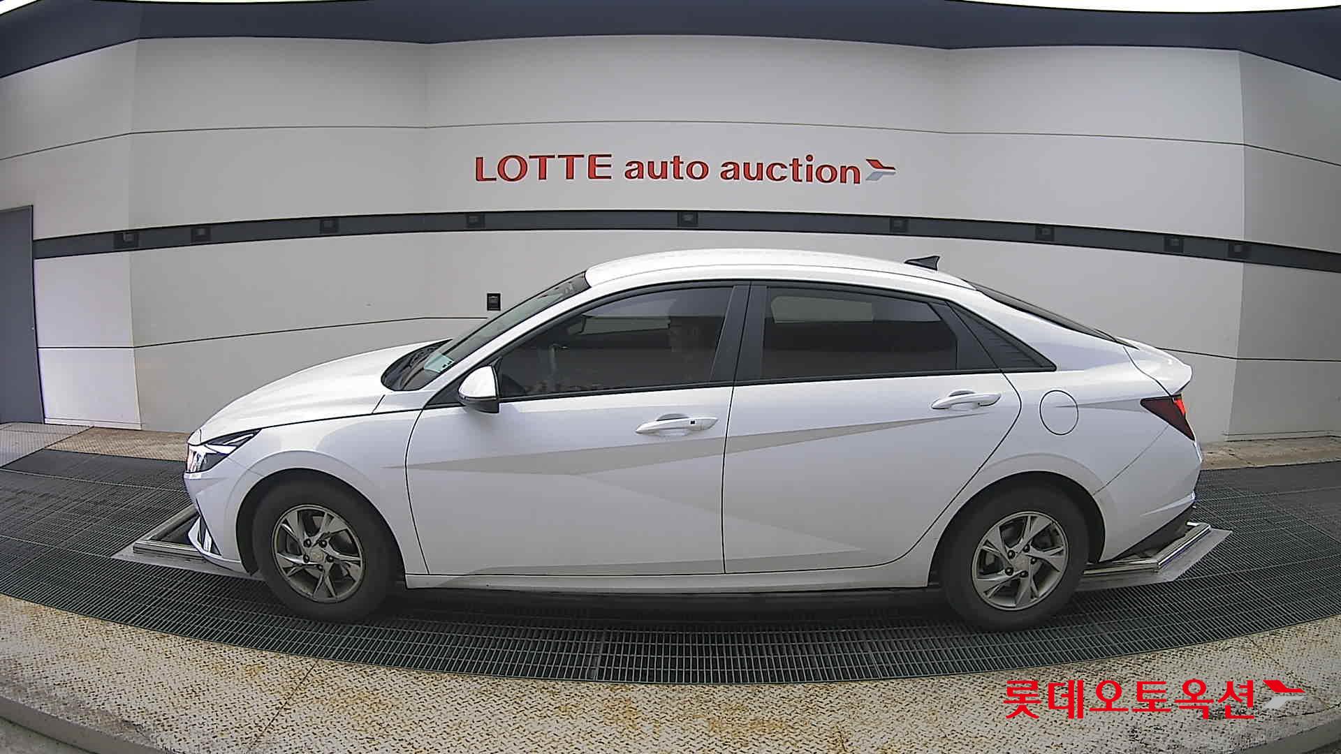 Hyundai Elantra 2021 - Image 13
