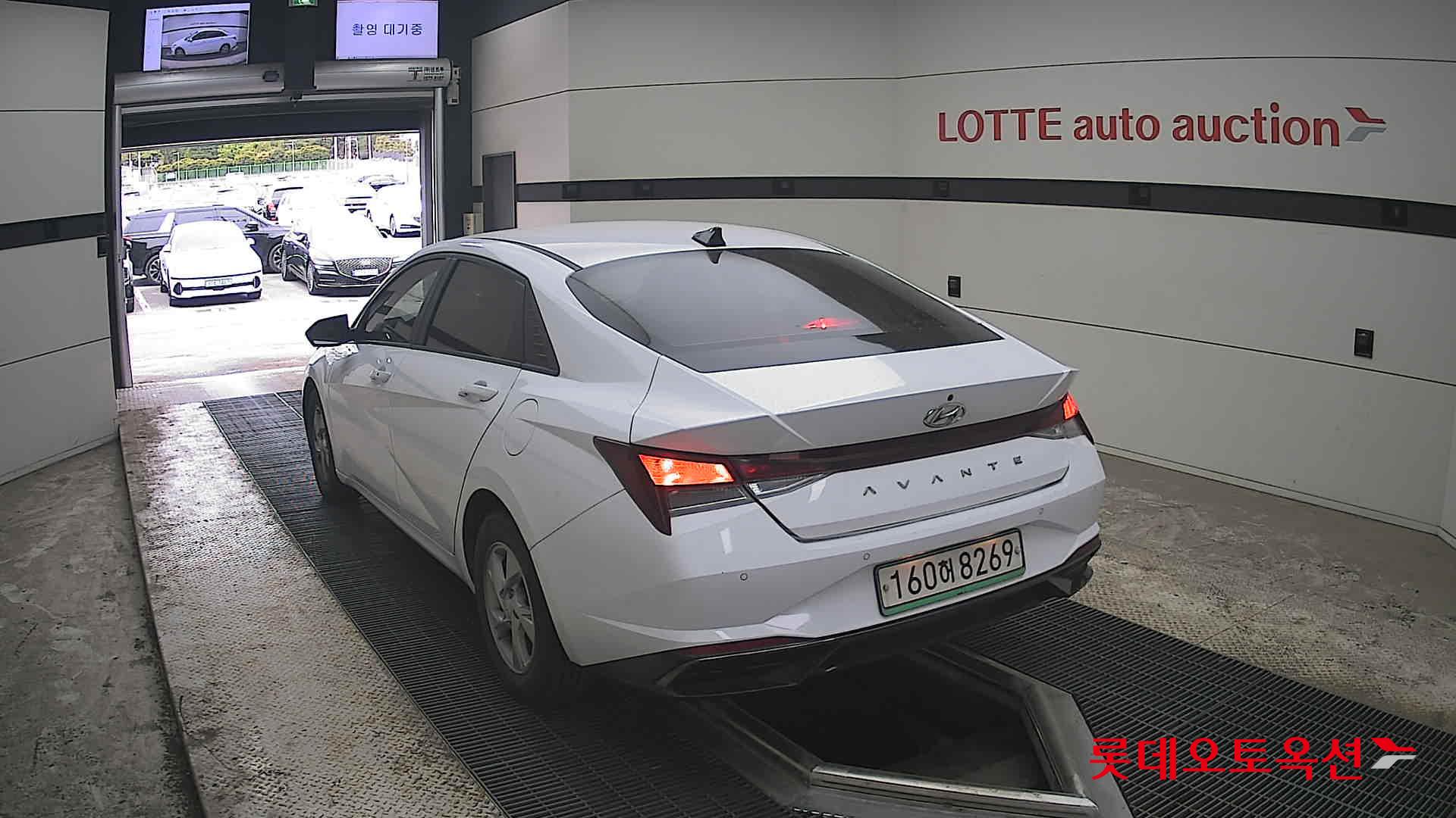Hyundai Elantra 2021 - Image 16